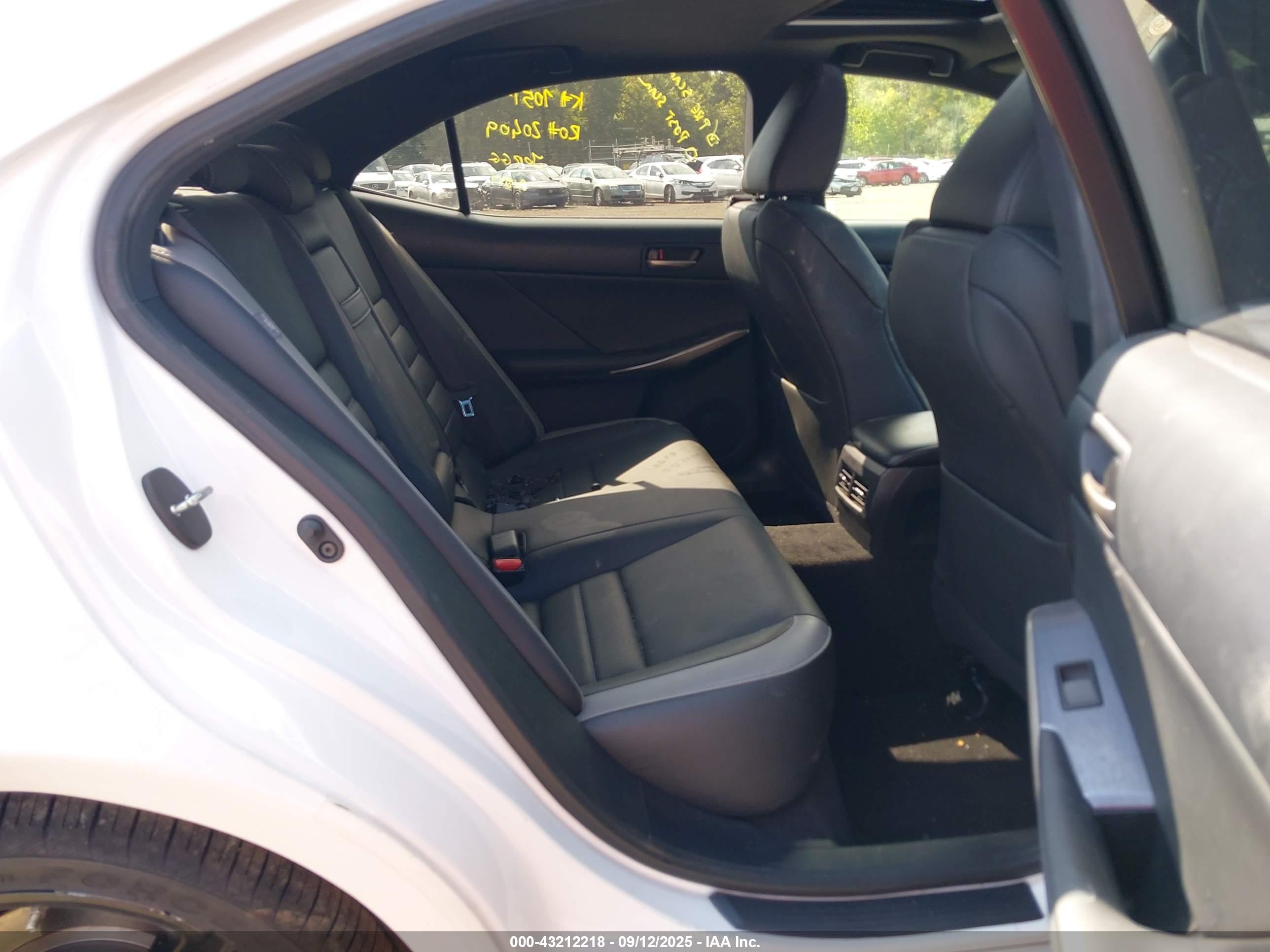 LEXUS IS image 8