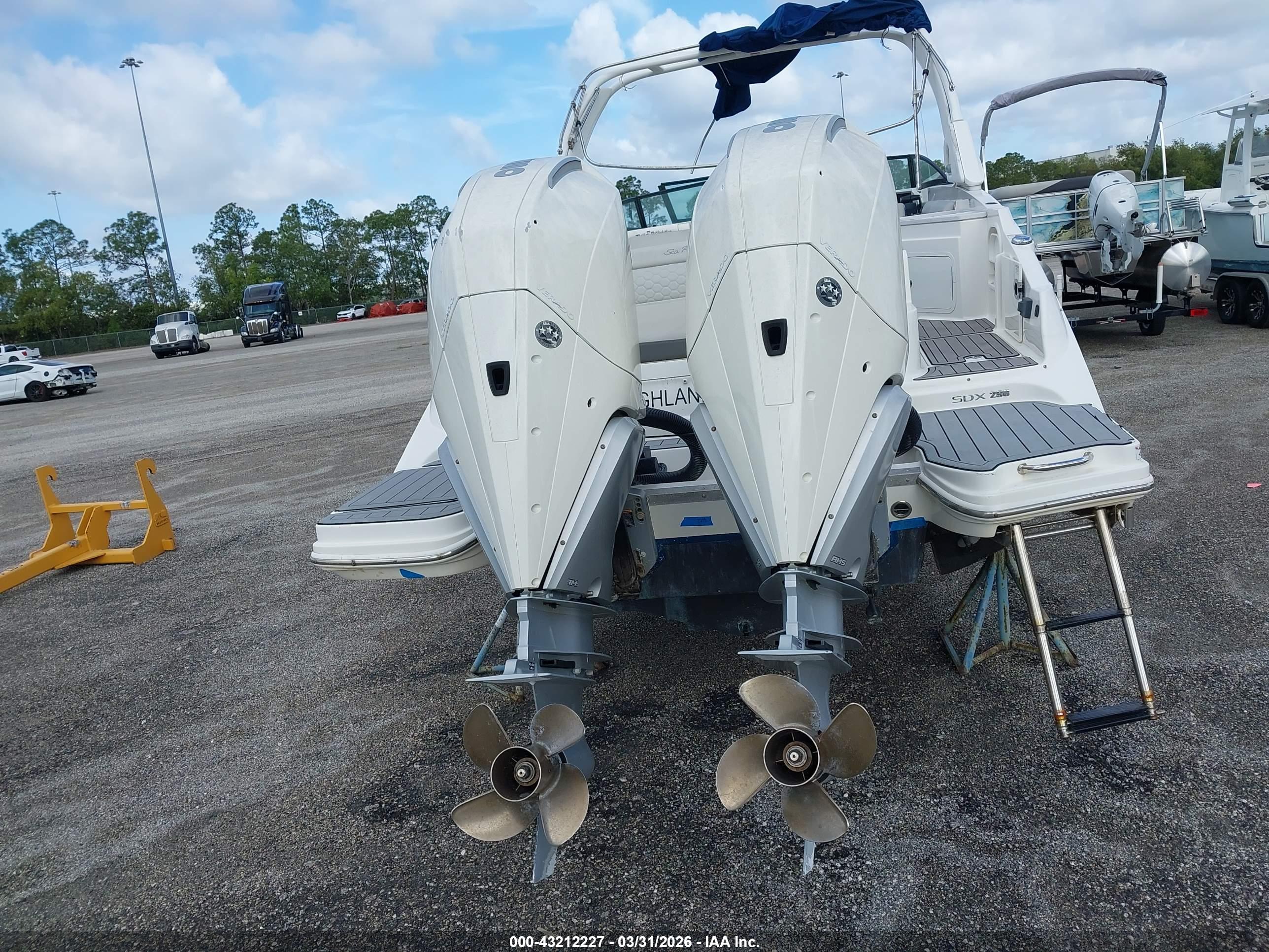 SEA RAY image 10
