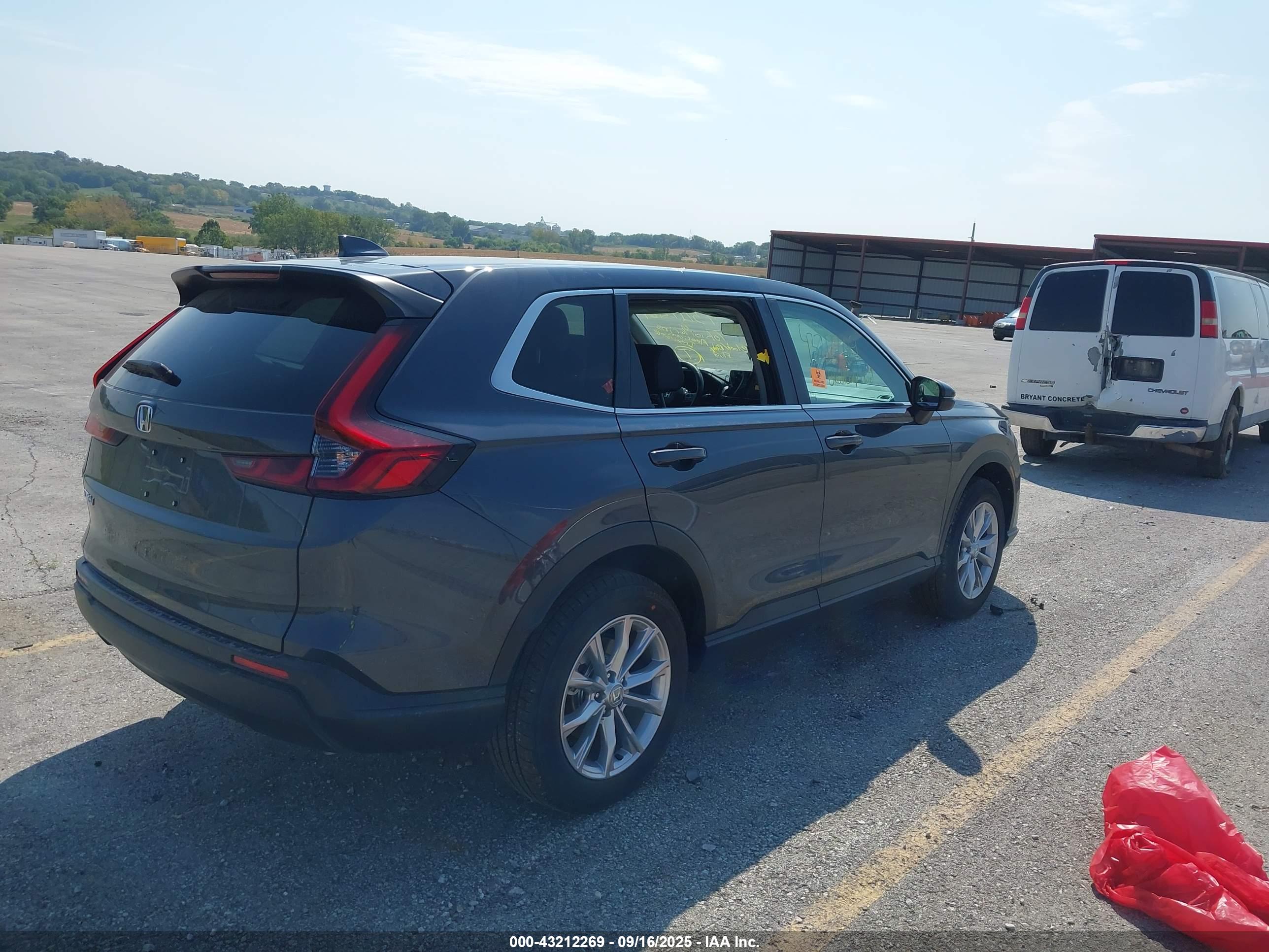 HONDA CR-V image 4