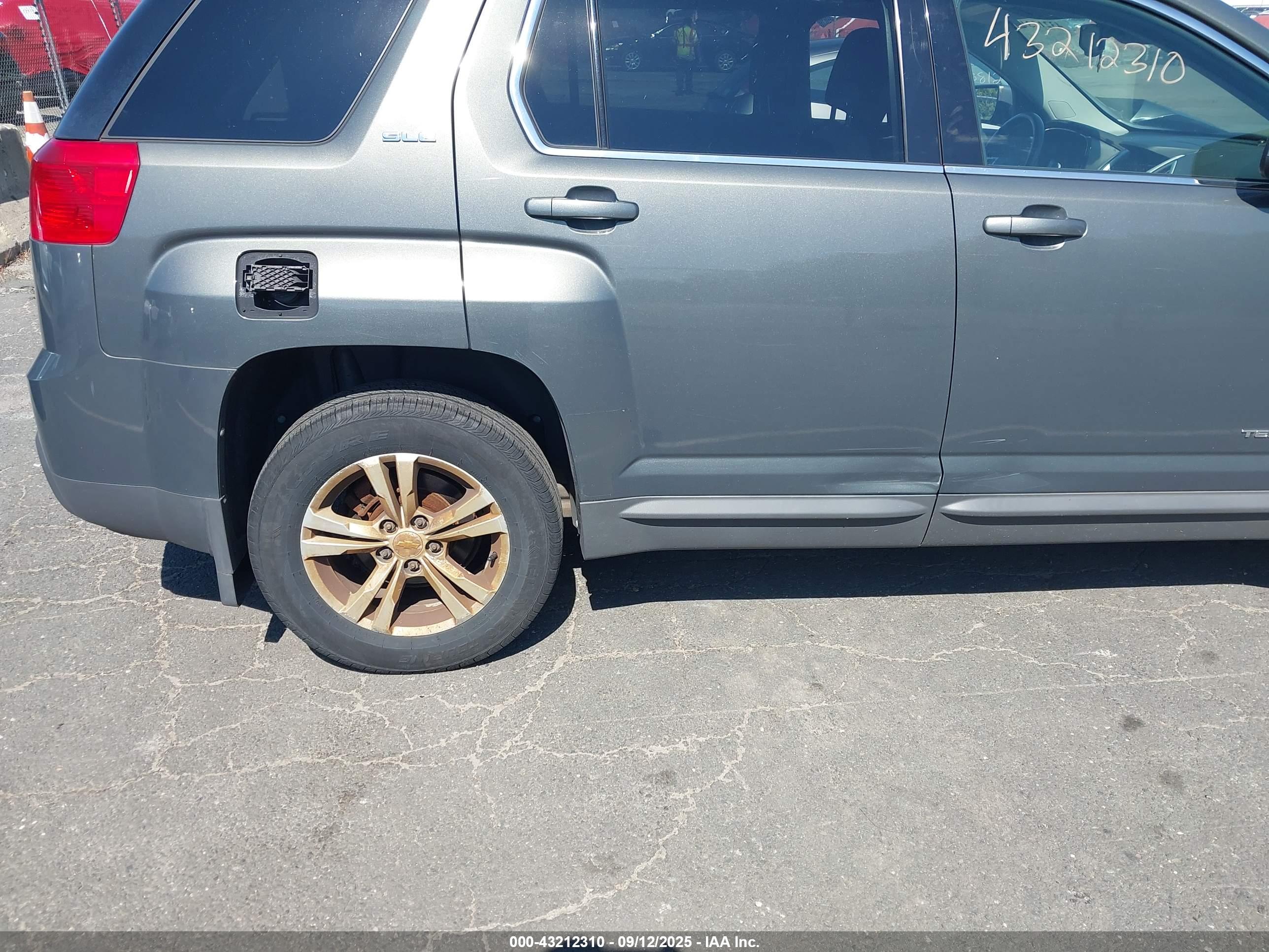 GMC TERRAIN image 6