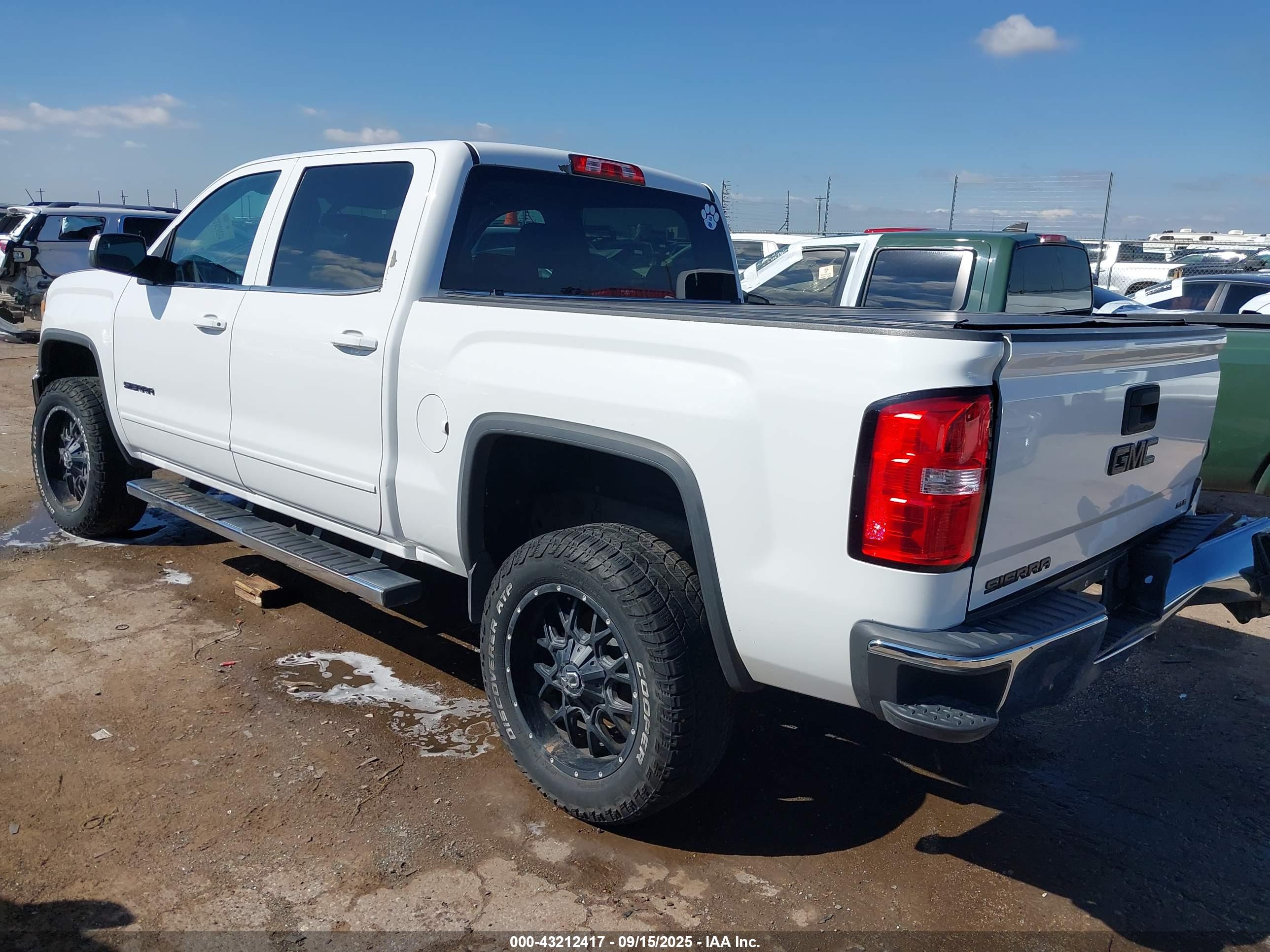 GMC SIERRA image 3