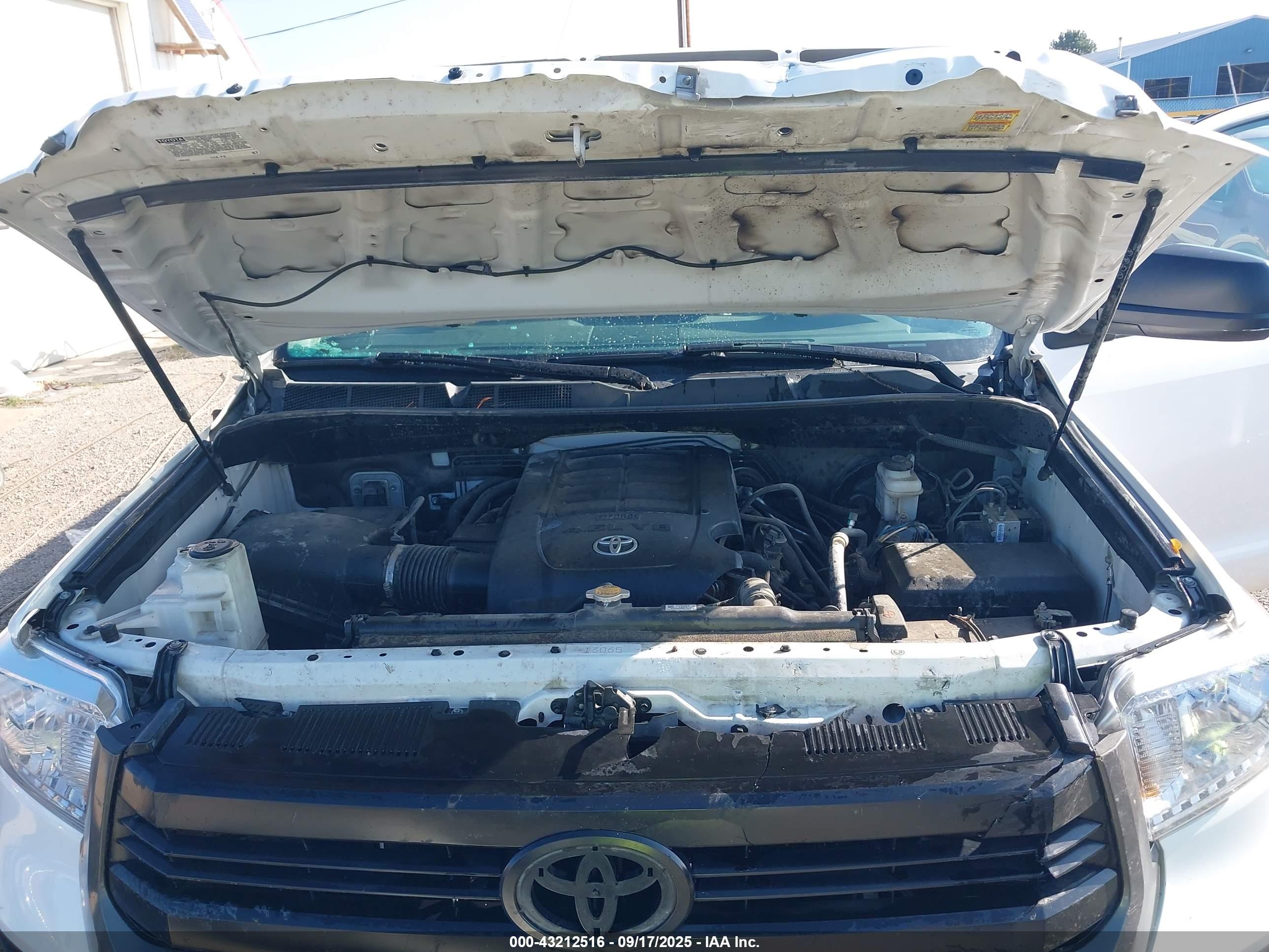 TOYOTA TUNDRA image 10
