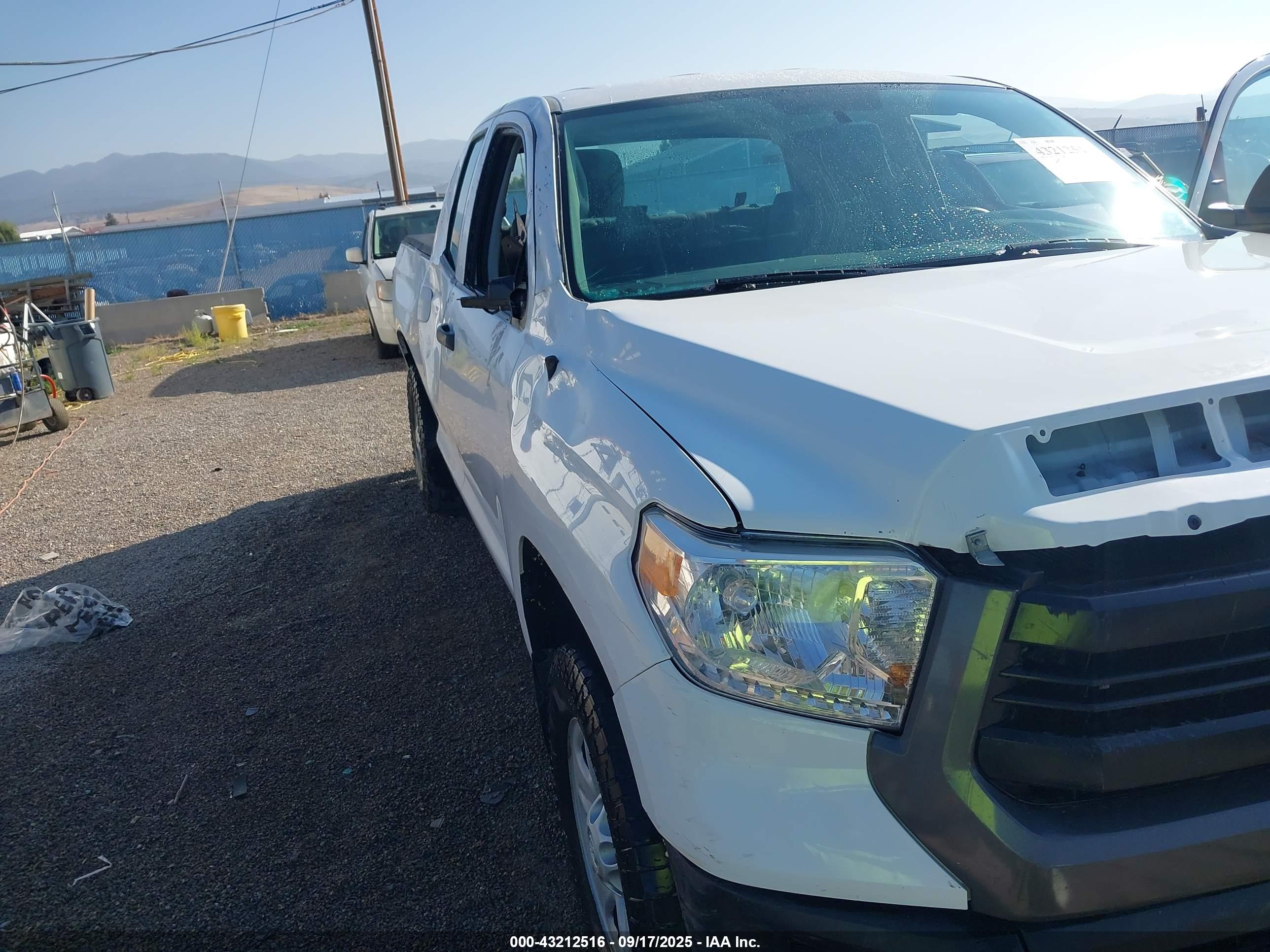 TOYOTA TUNDRA image 6