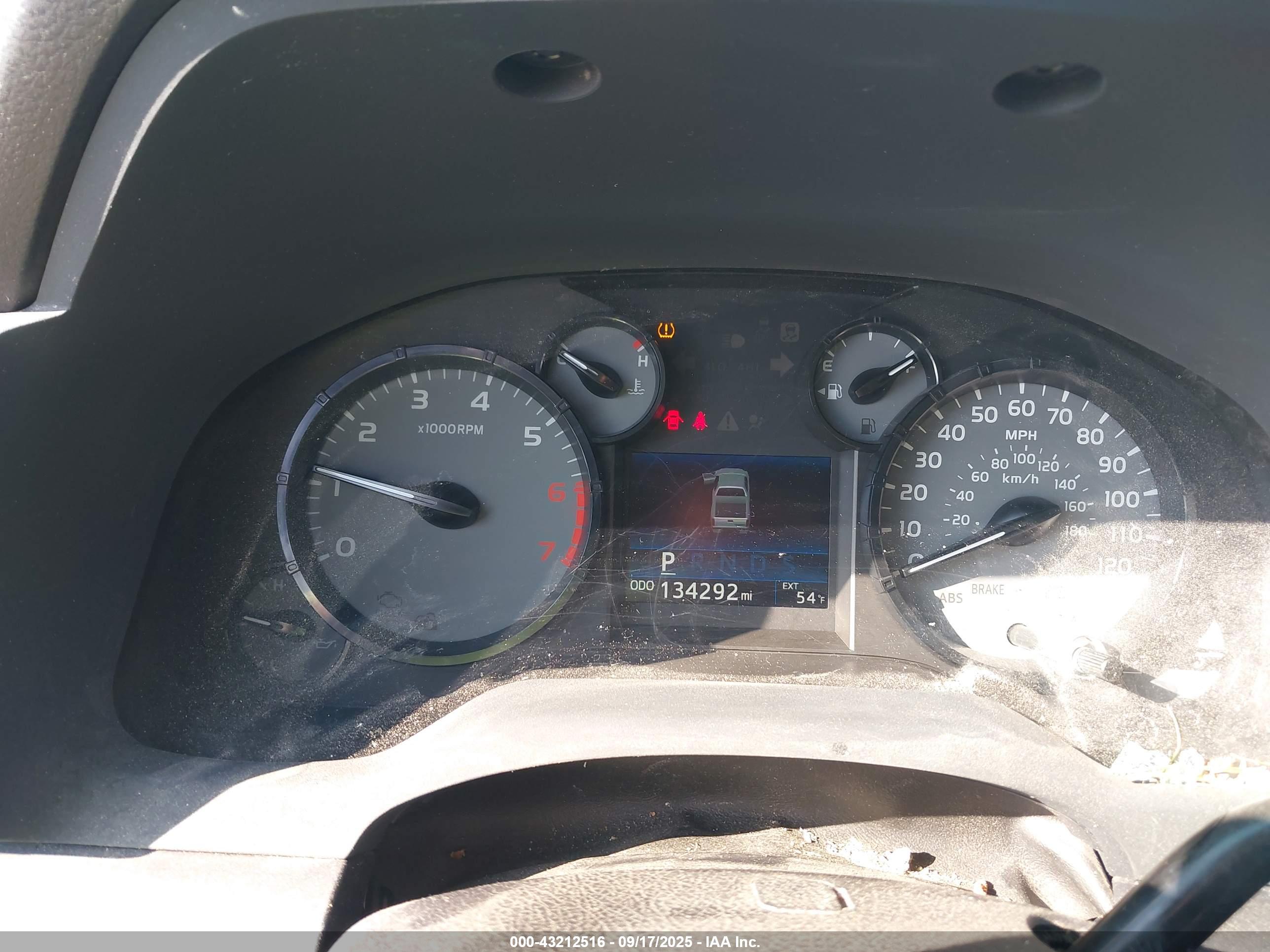 TOYOTA TUNDRA image 7