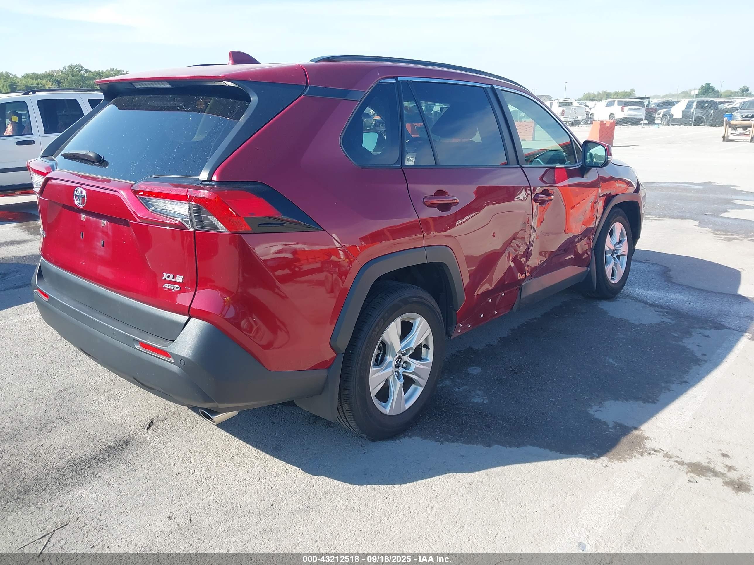 TOYOTA RAV4 image 4