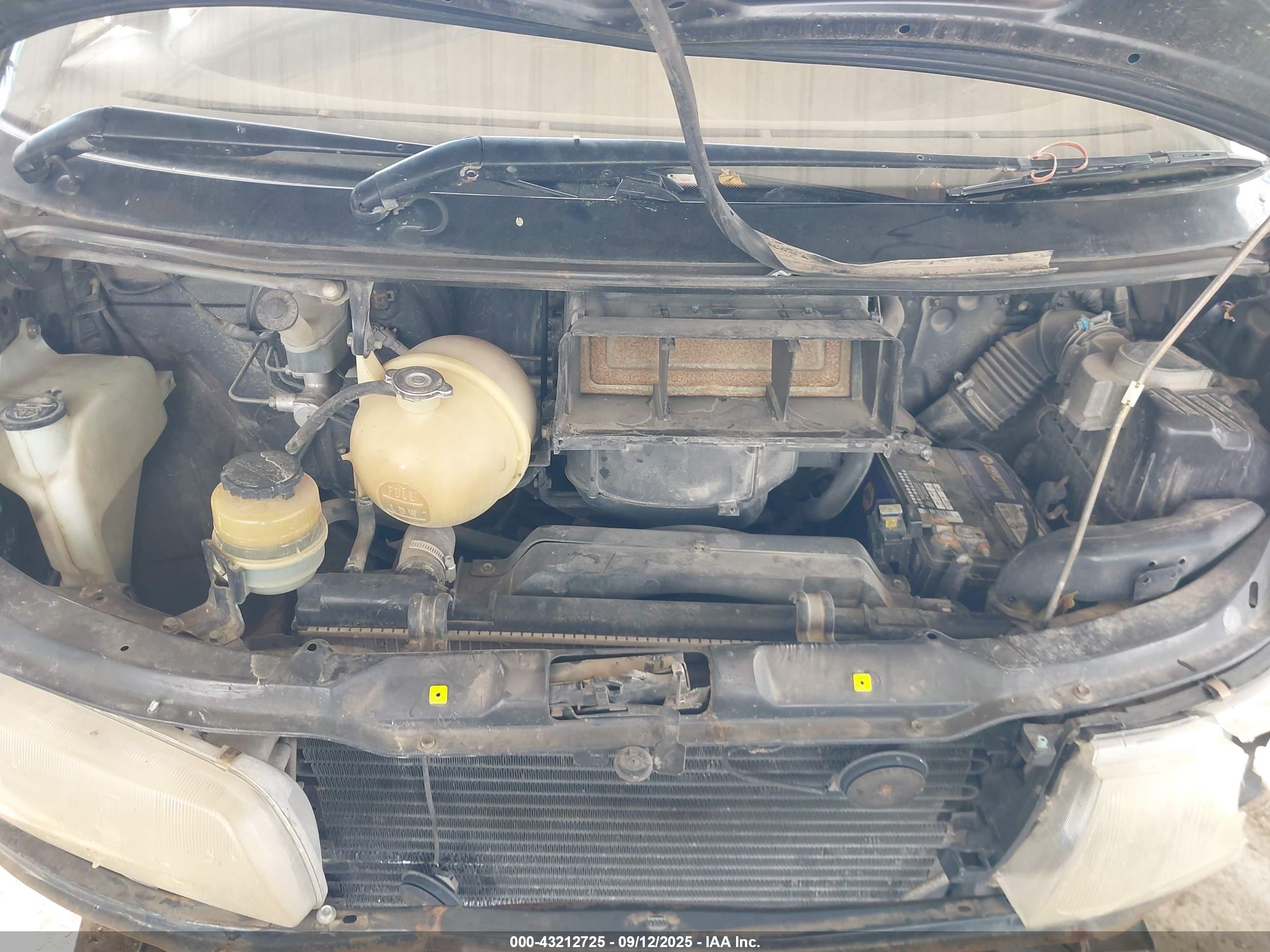 TOYOTA PREVIA image 10