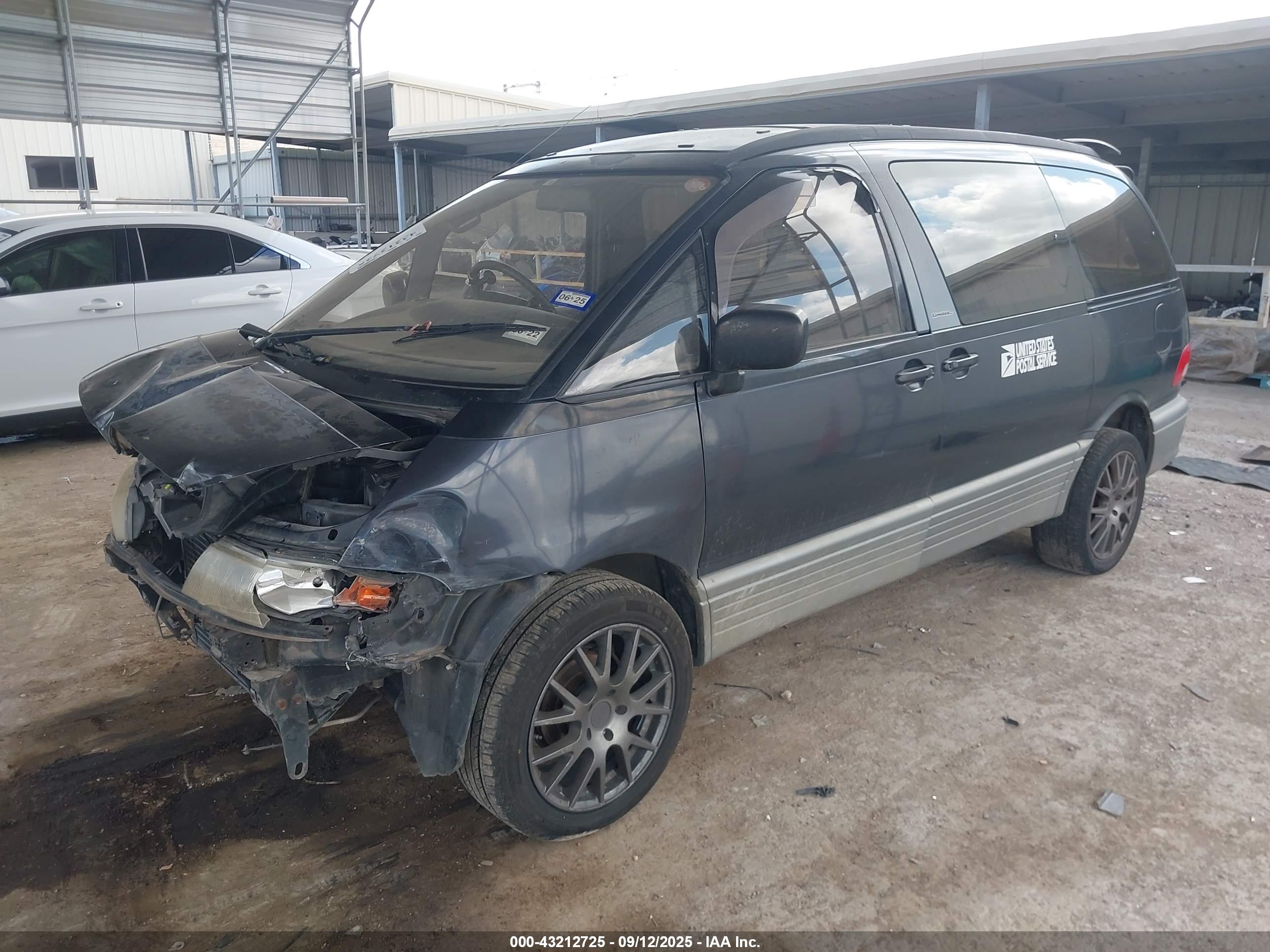 TOYOTA PREVIA image 2