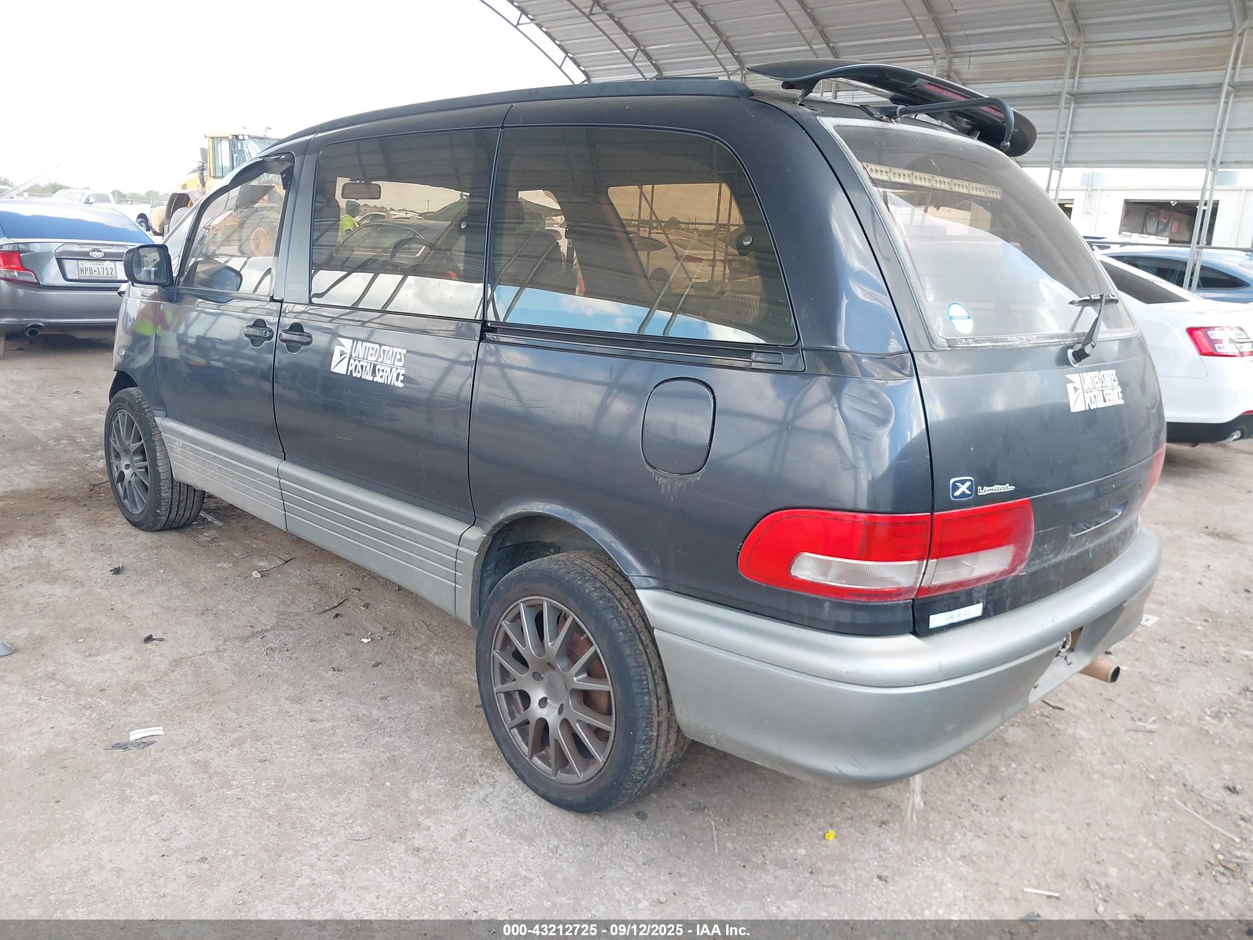 TOYOTA PREVIA image 3