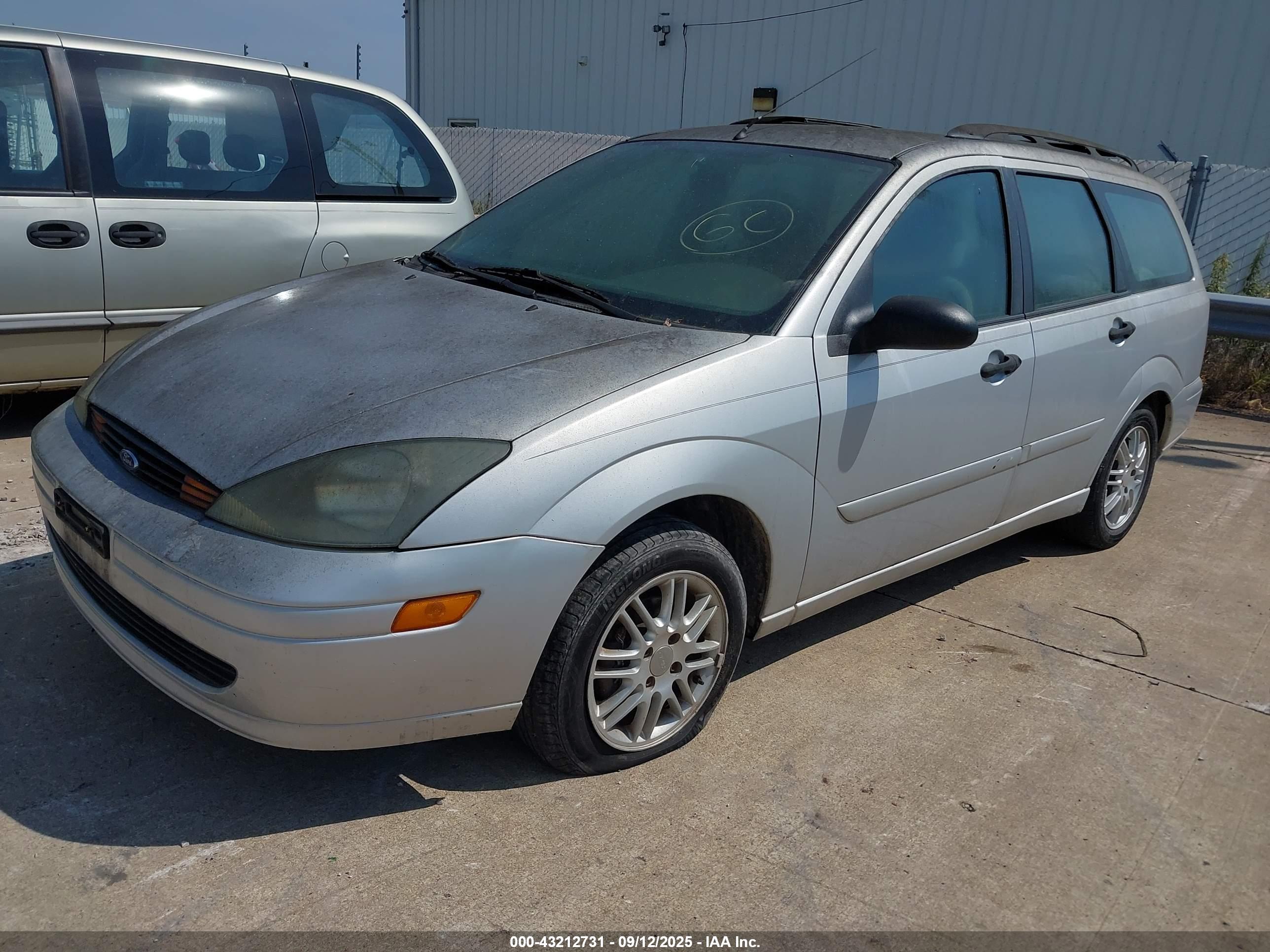 FORD FOCUS image 2