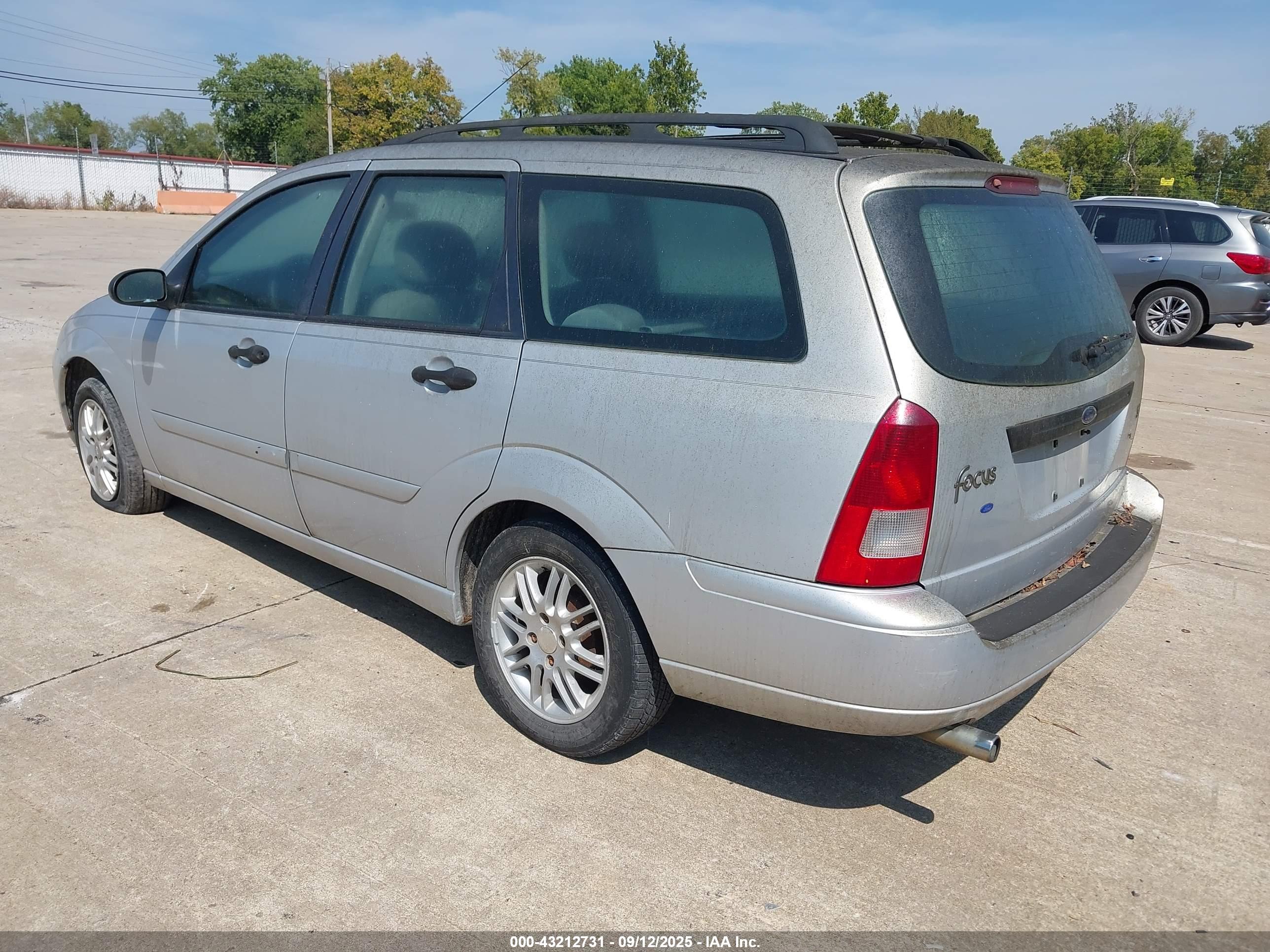 FORD FOCUS image 3