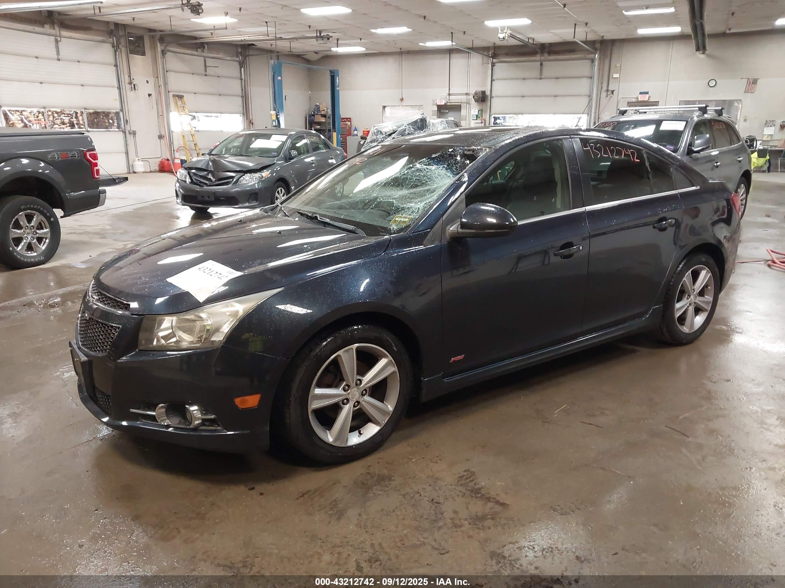 CHEVROLET CRUZE image 2