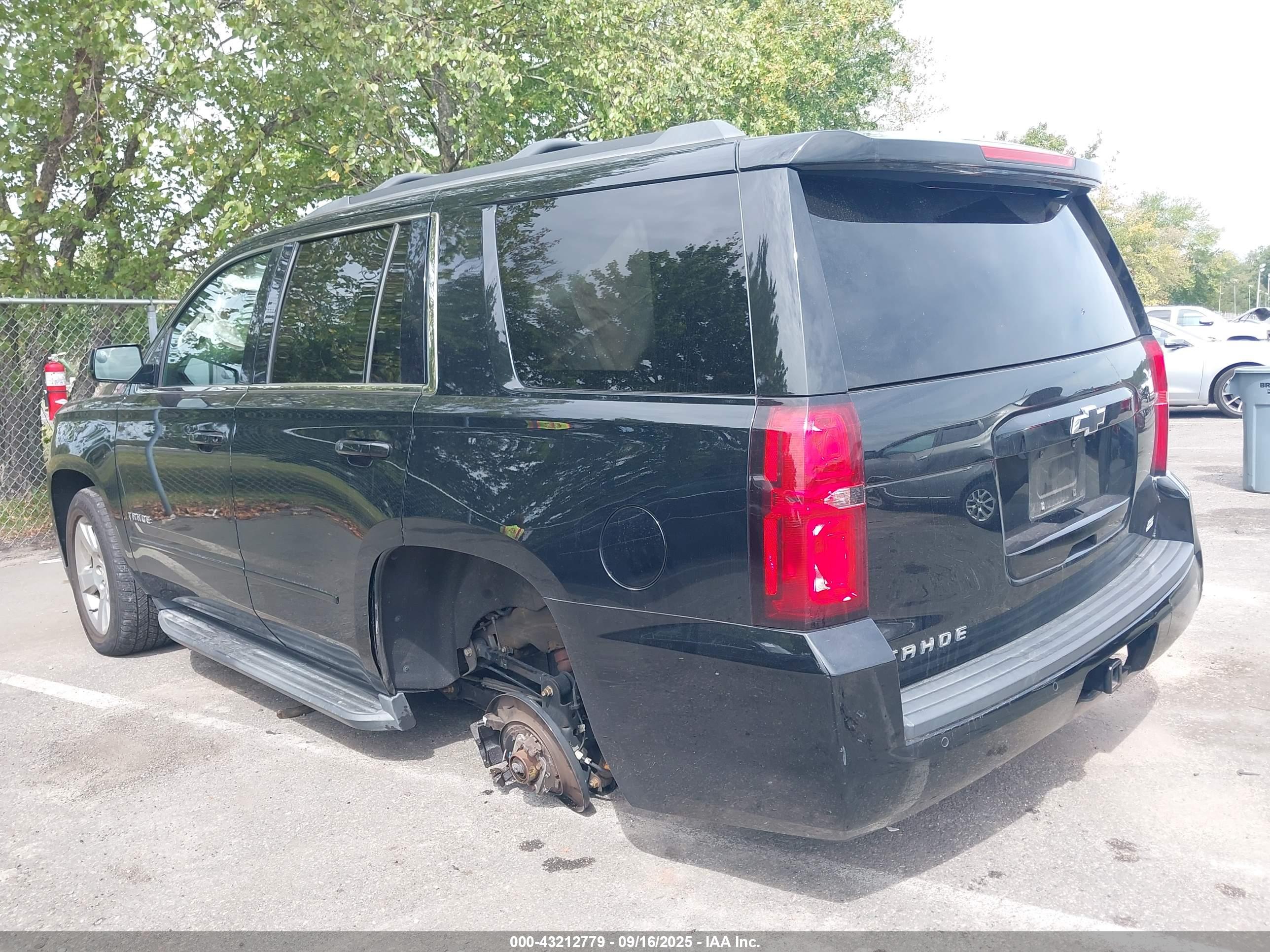 CHEVROLET TAHOE image 6