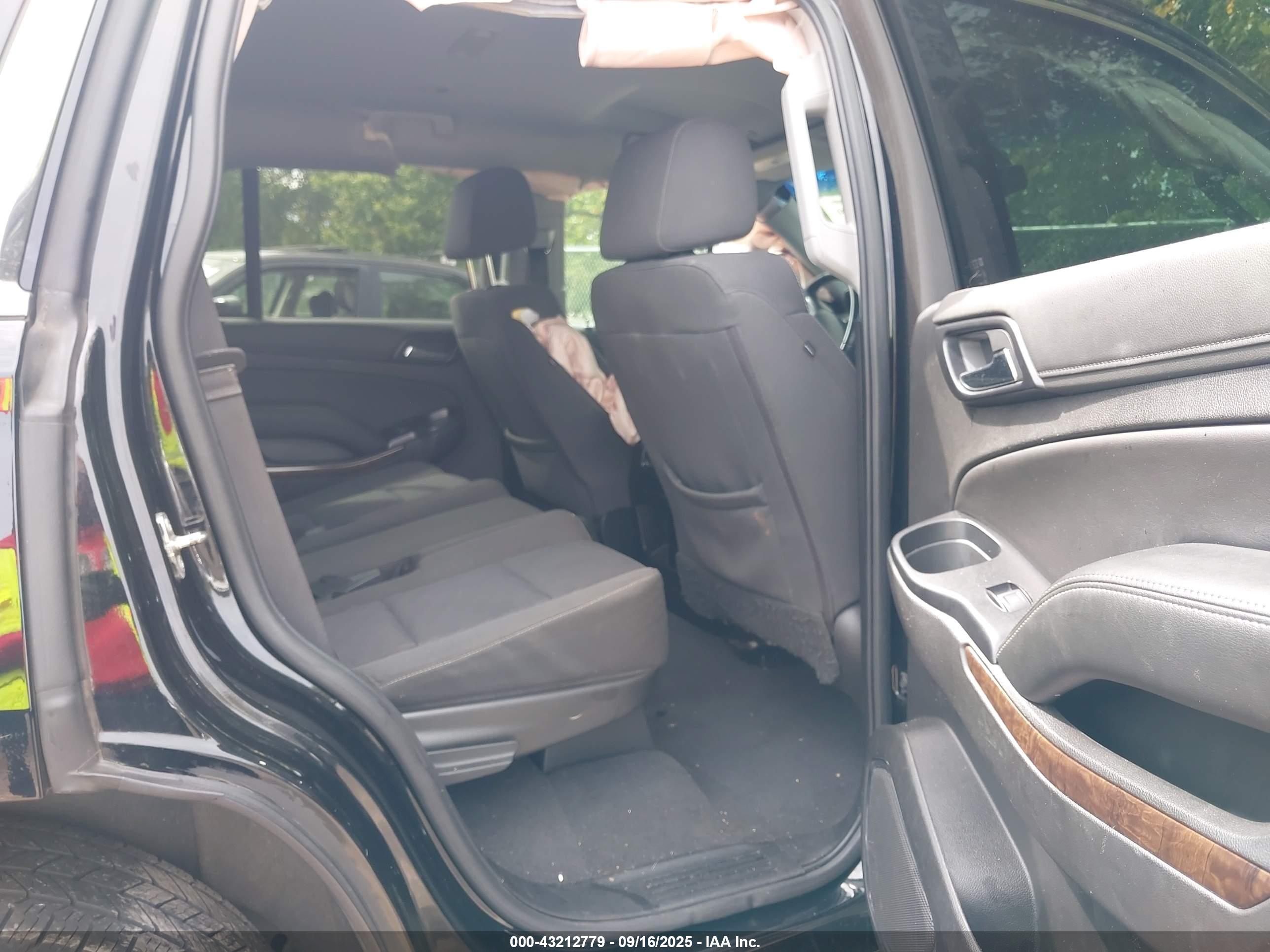 CHEVROLET TAHOE image 8