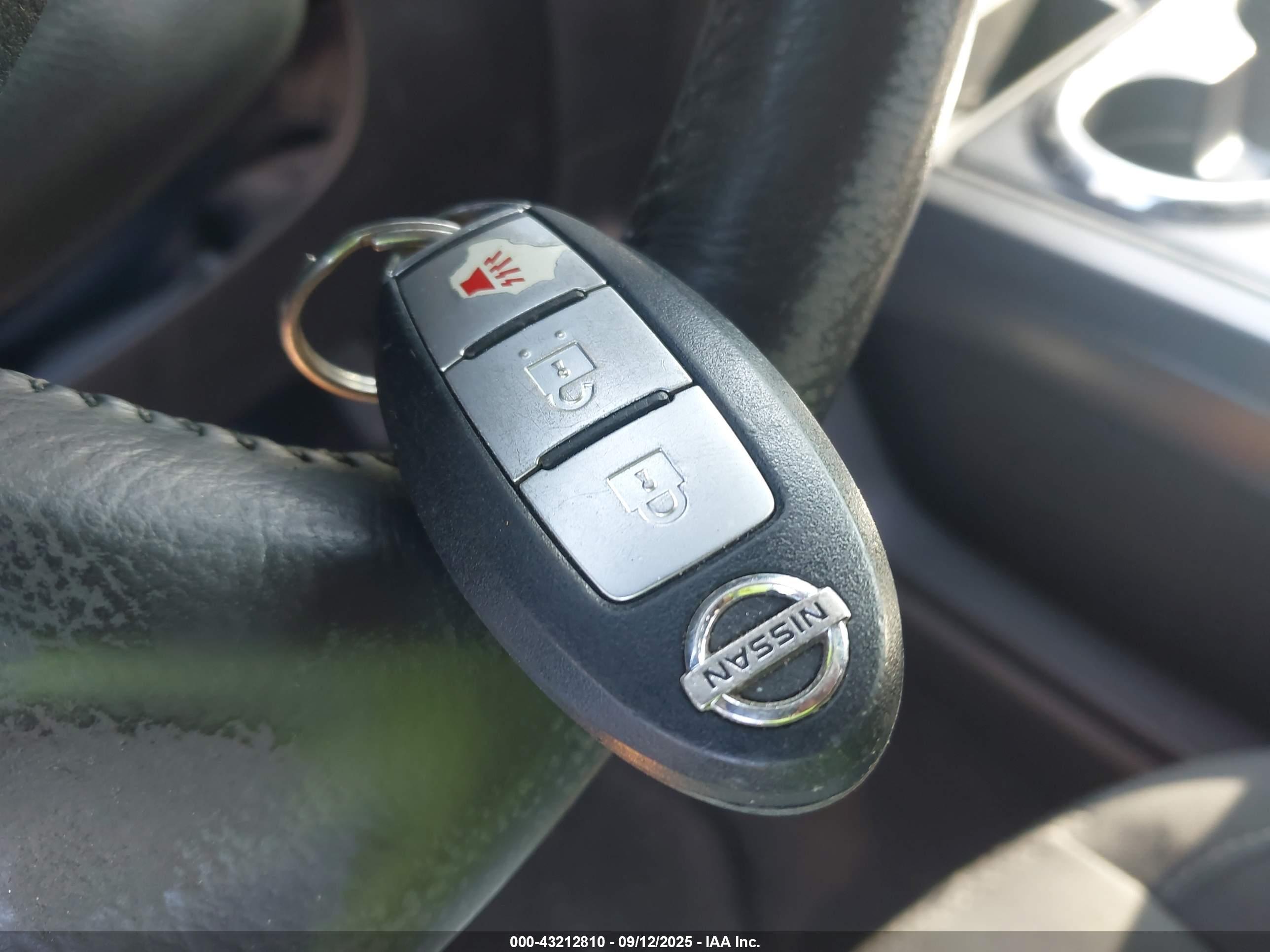NISSAN TITAN image 11