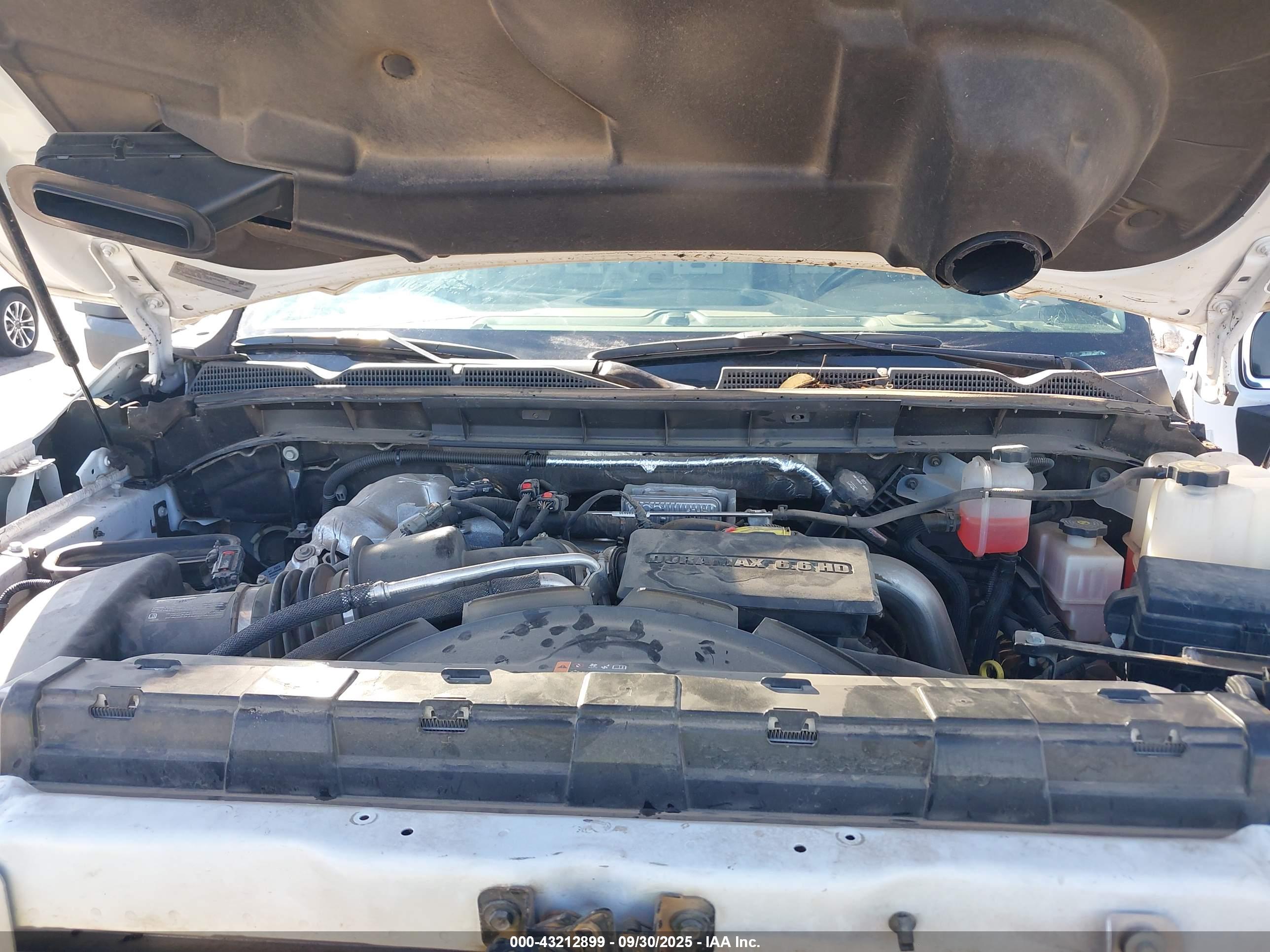 GMC SIERRA image 10