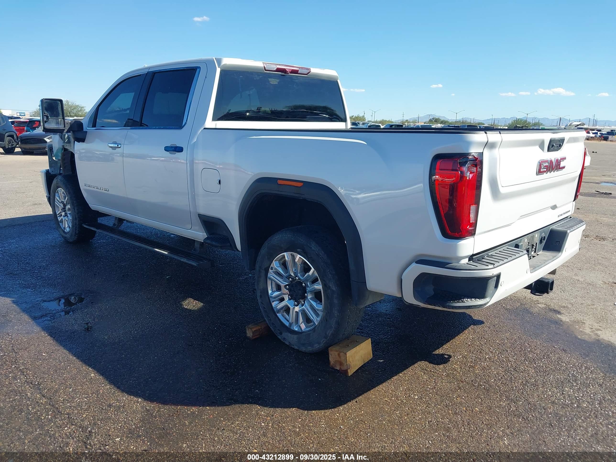 GMC SIERRA image 3