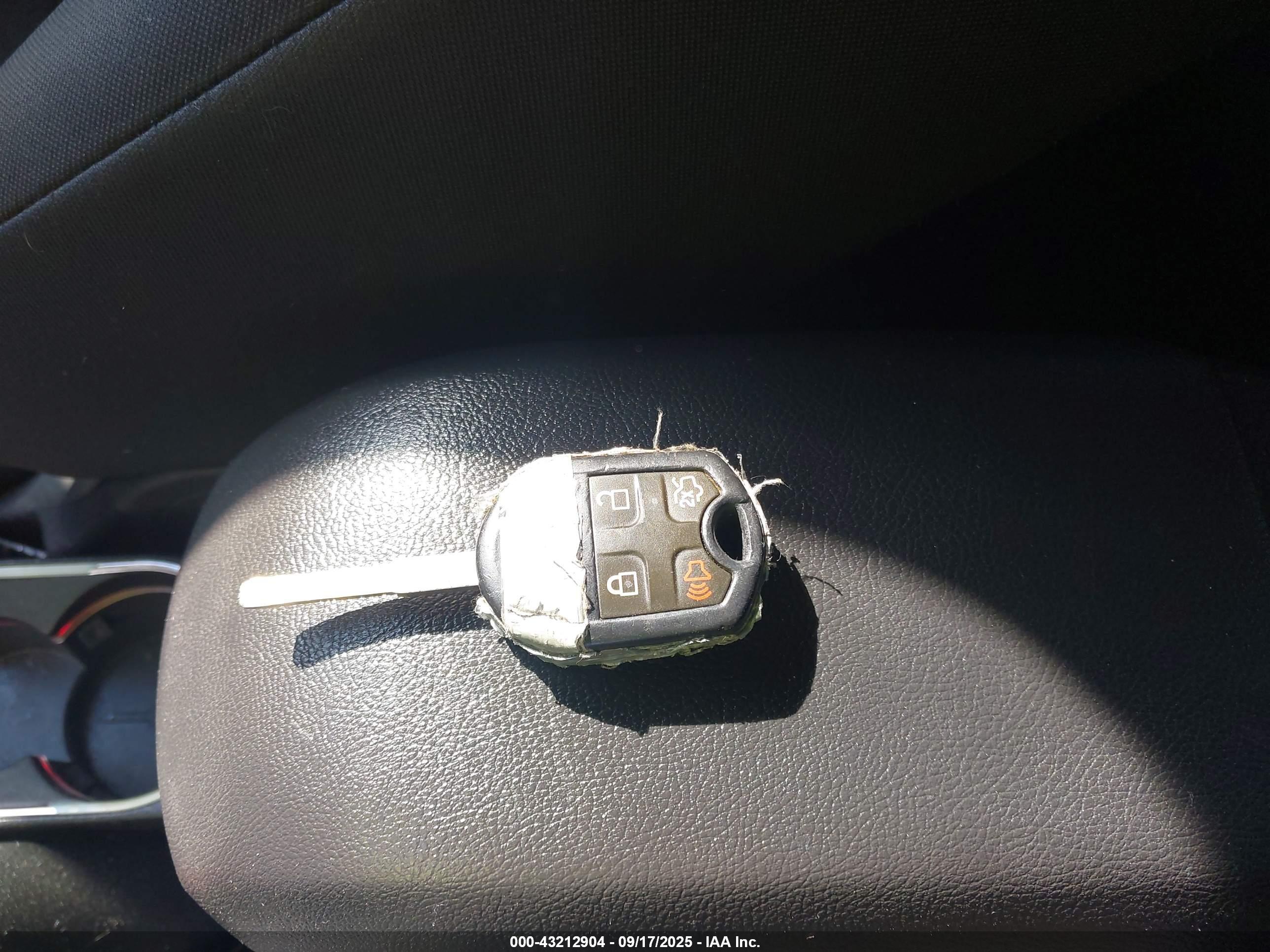 FORD FIESTA image 11
