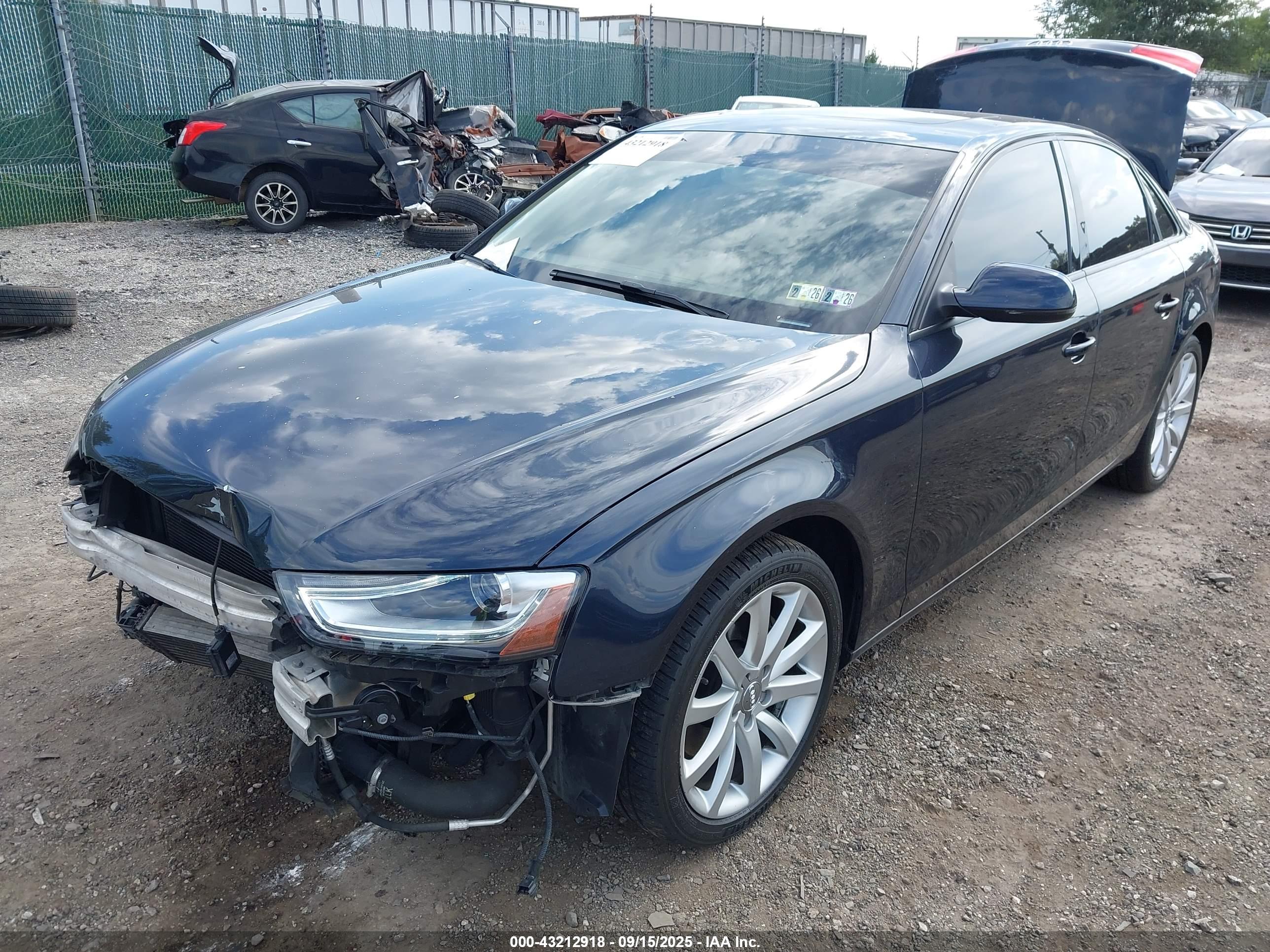 AUDI A4 image 2