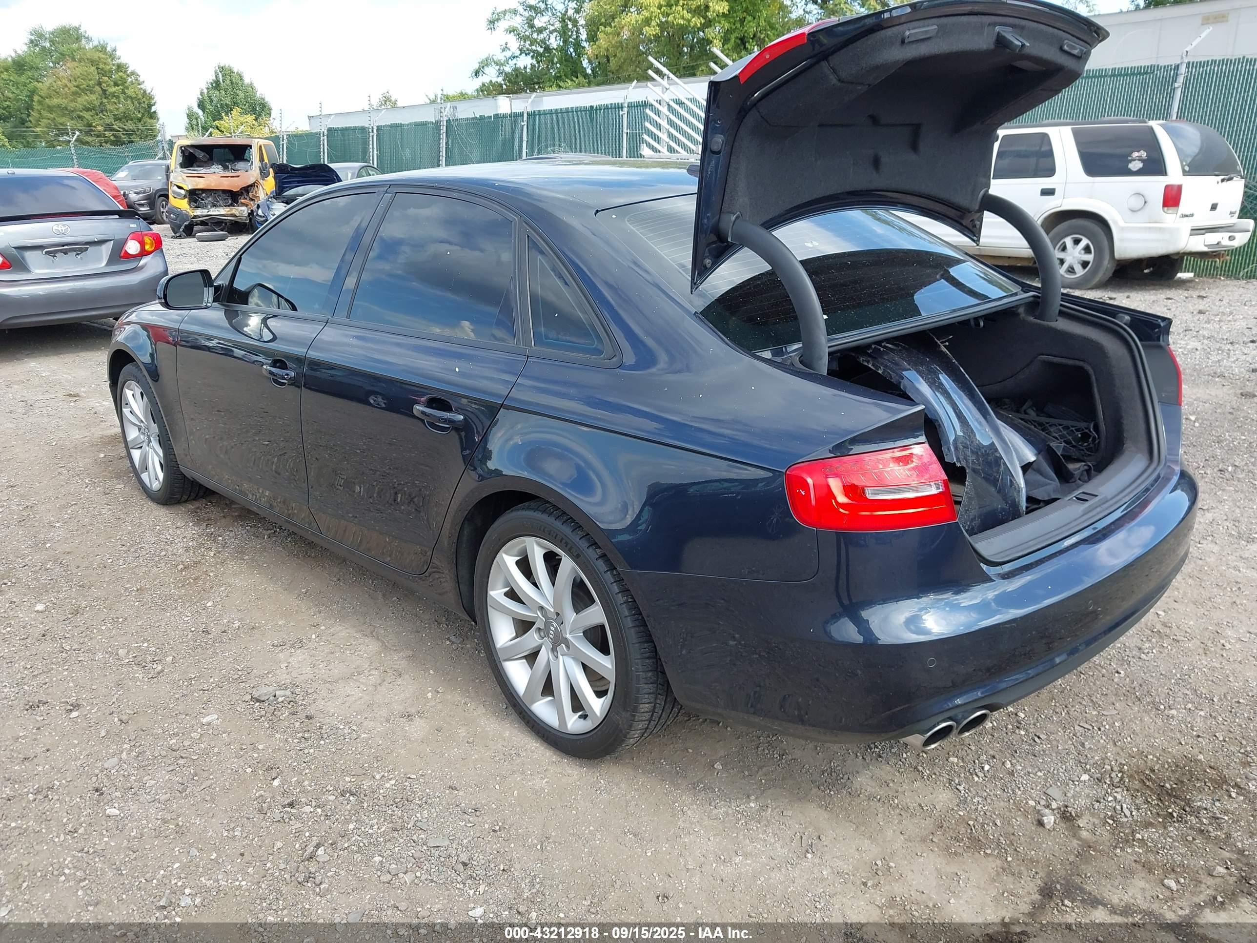 AUDI A4 image 3