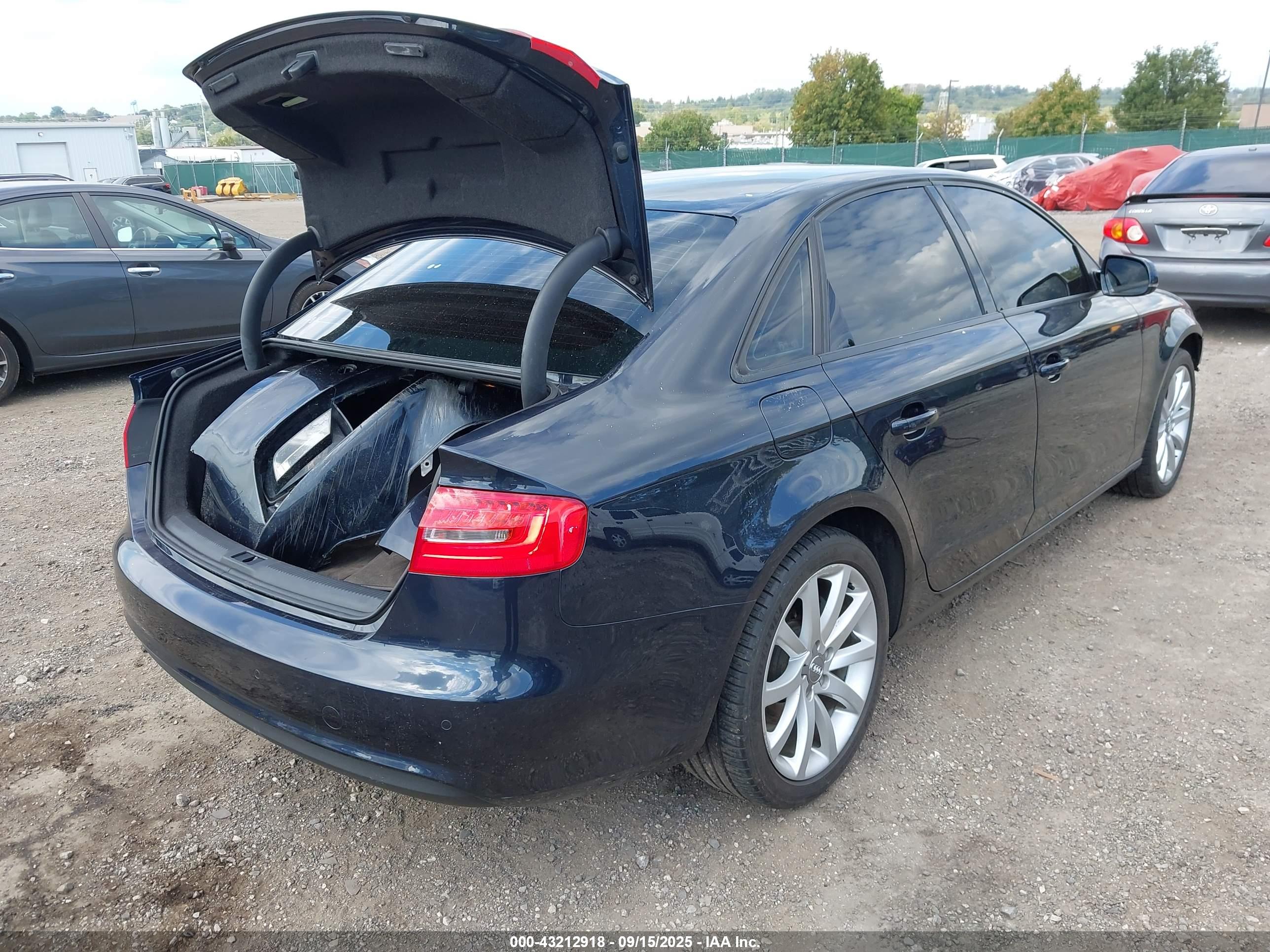 AUDI A4 image 4