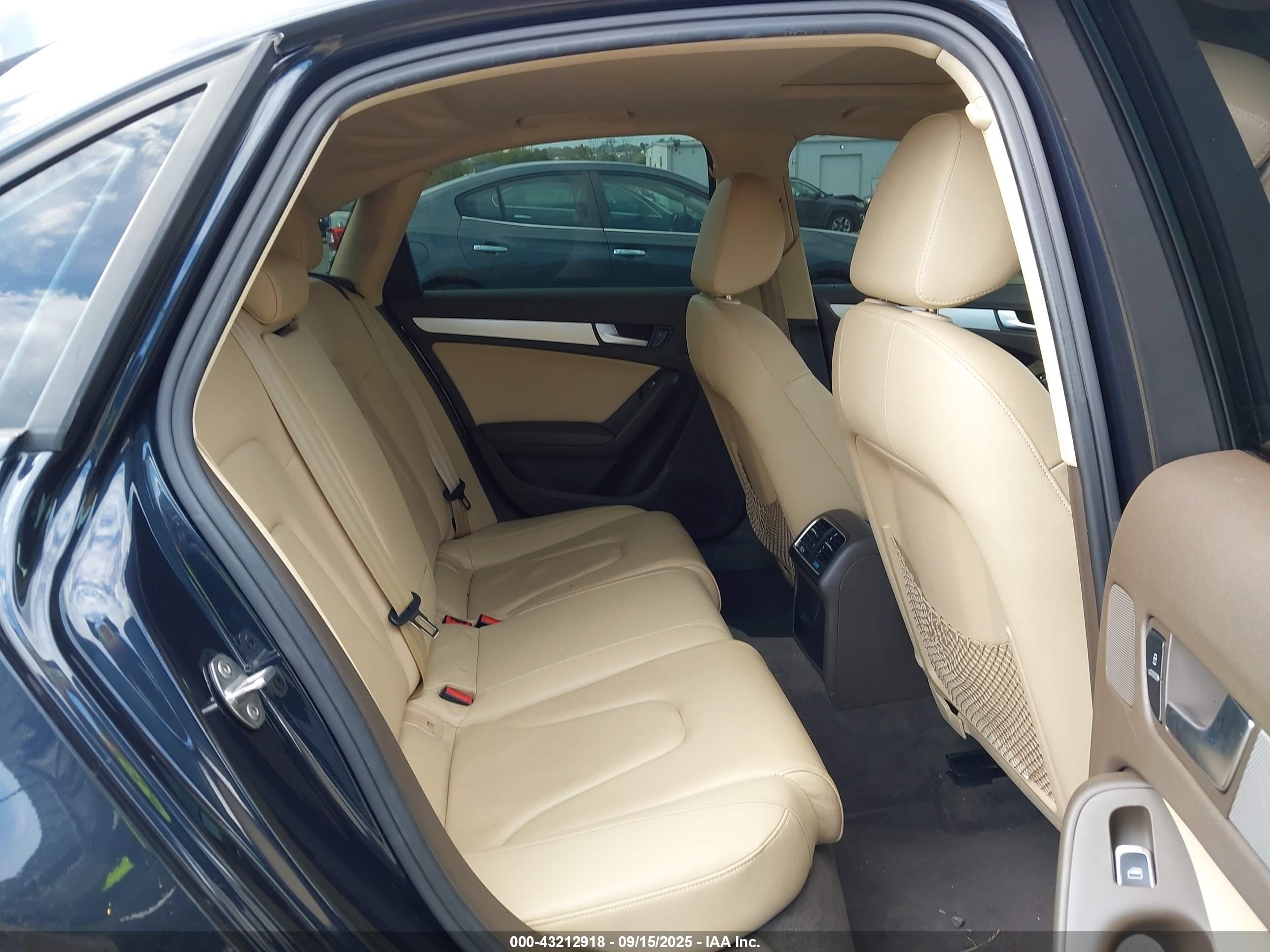 AUDI A4 image 8