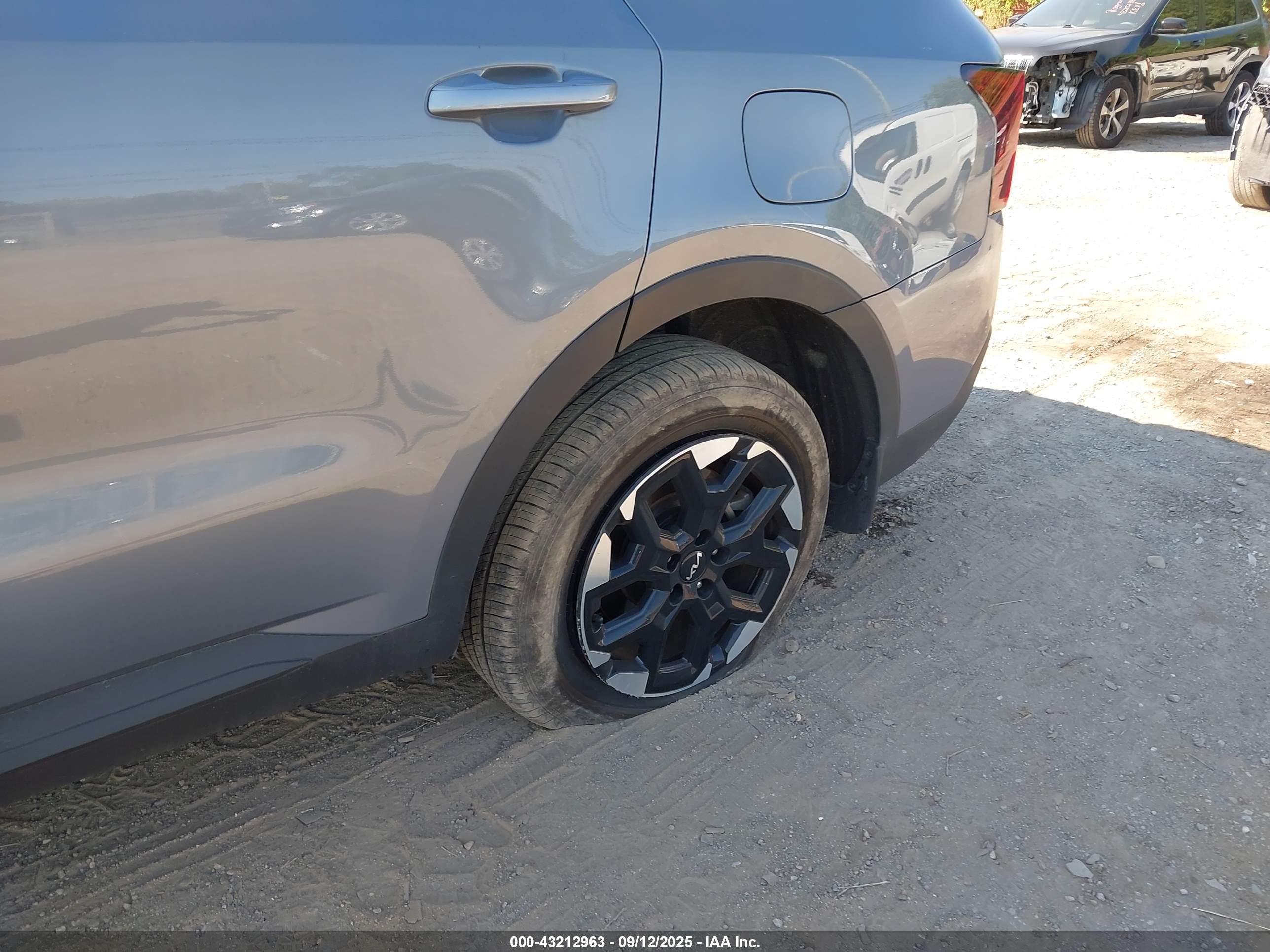 KIA SORENTO image 6
