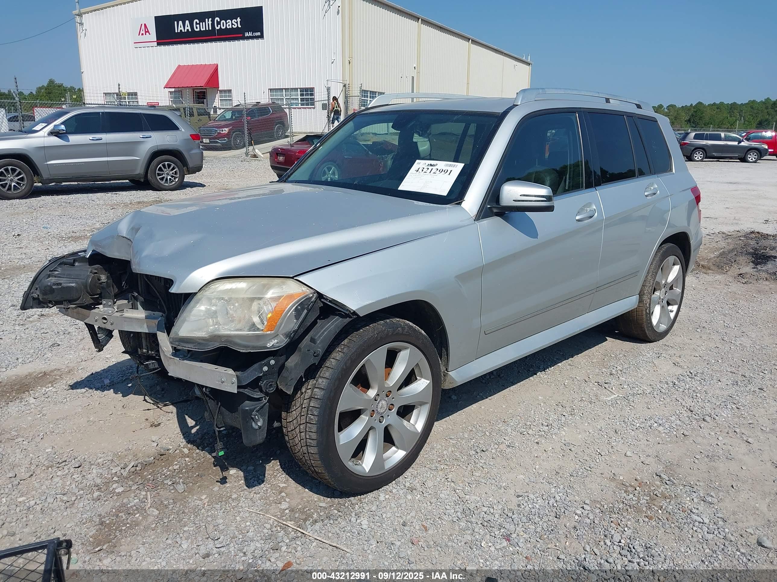 MERCEDES-BENZ GLK image 2