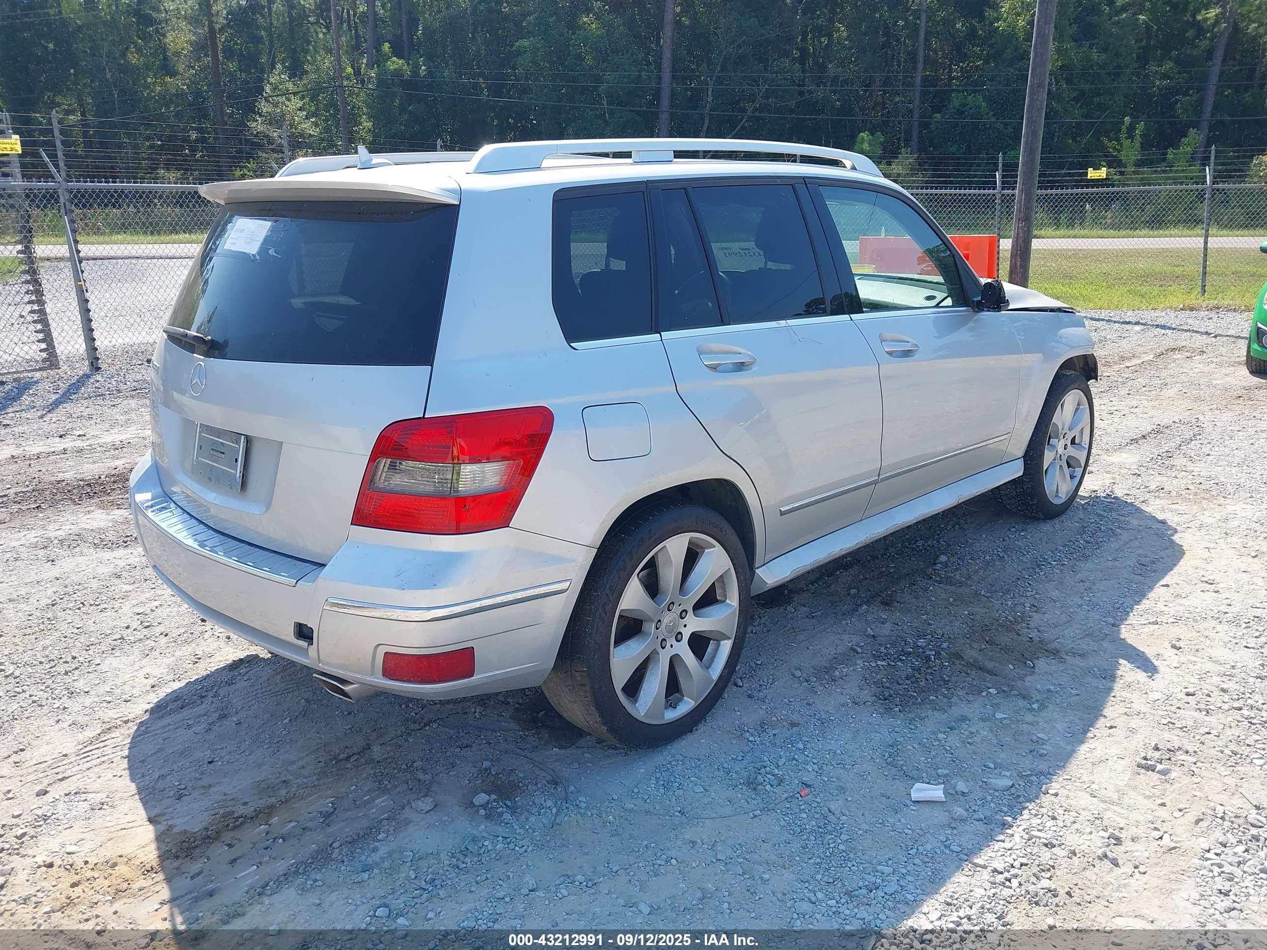 MERCEDES-BENZ GLK image 4
