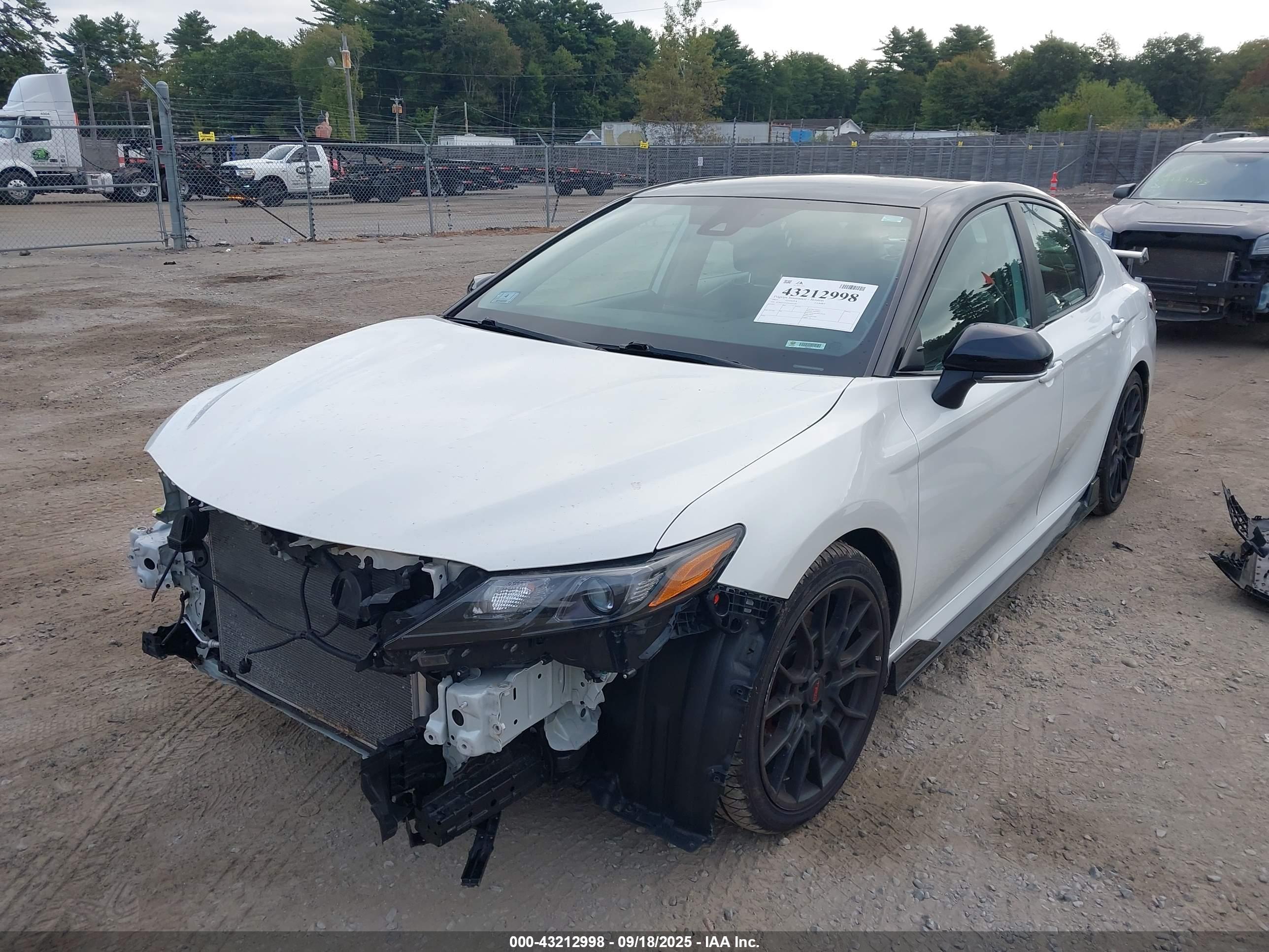 TOYOTA CAMRY image 2