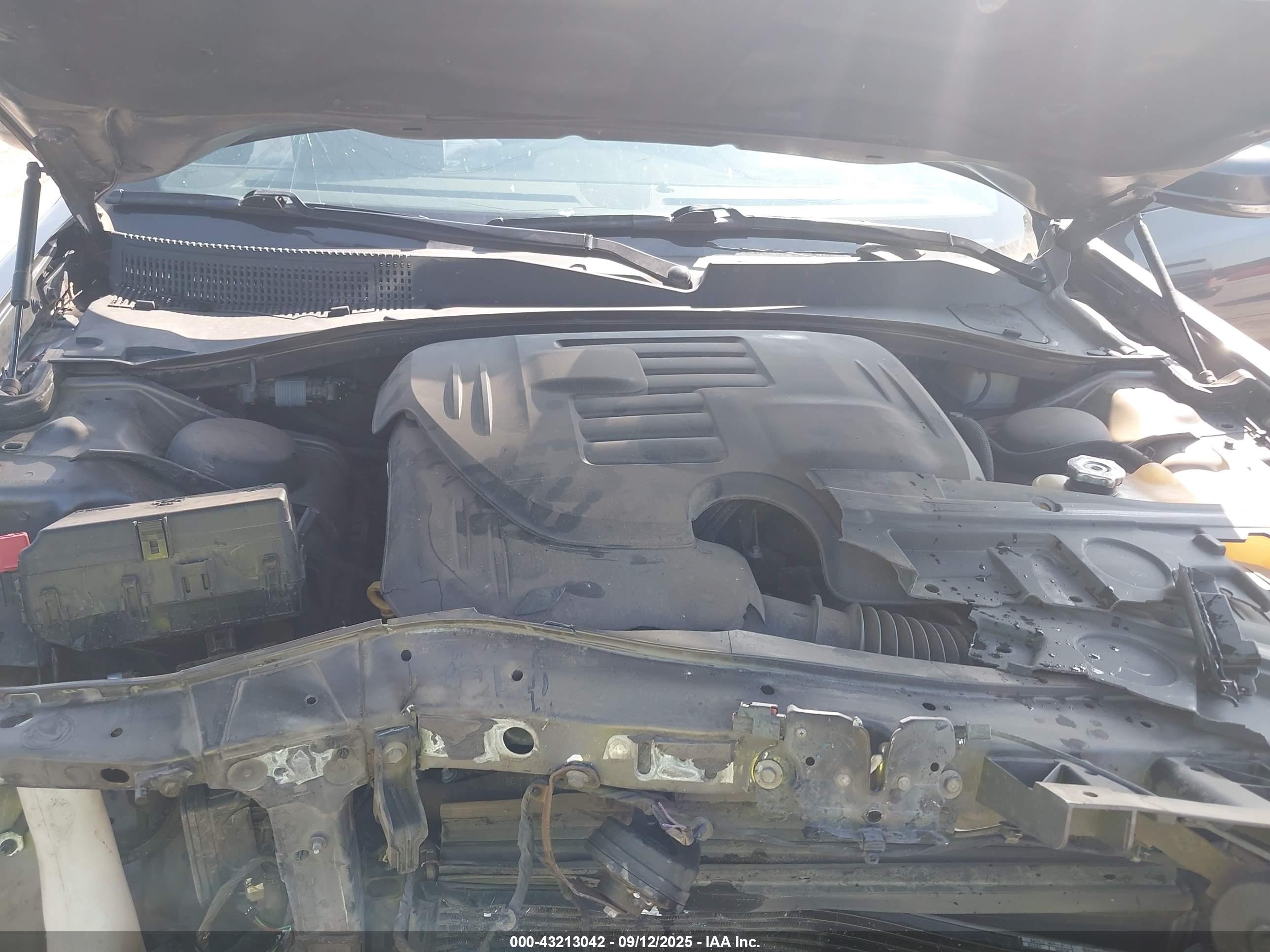CHRYSLER 300 image 10