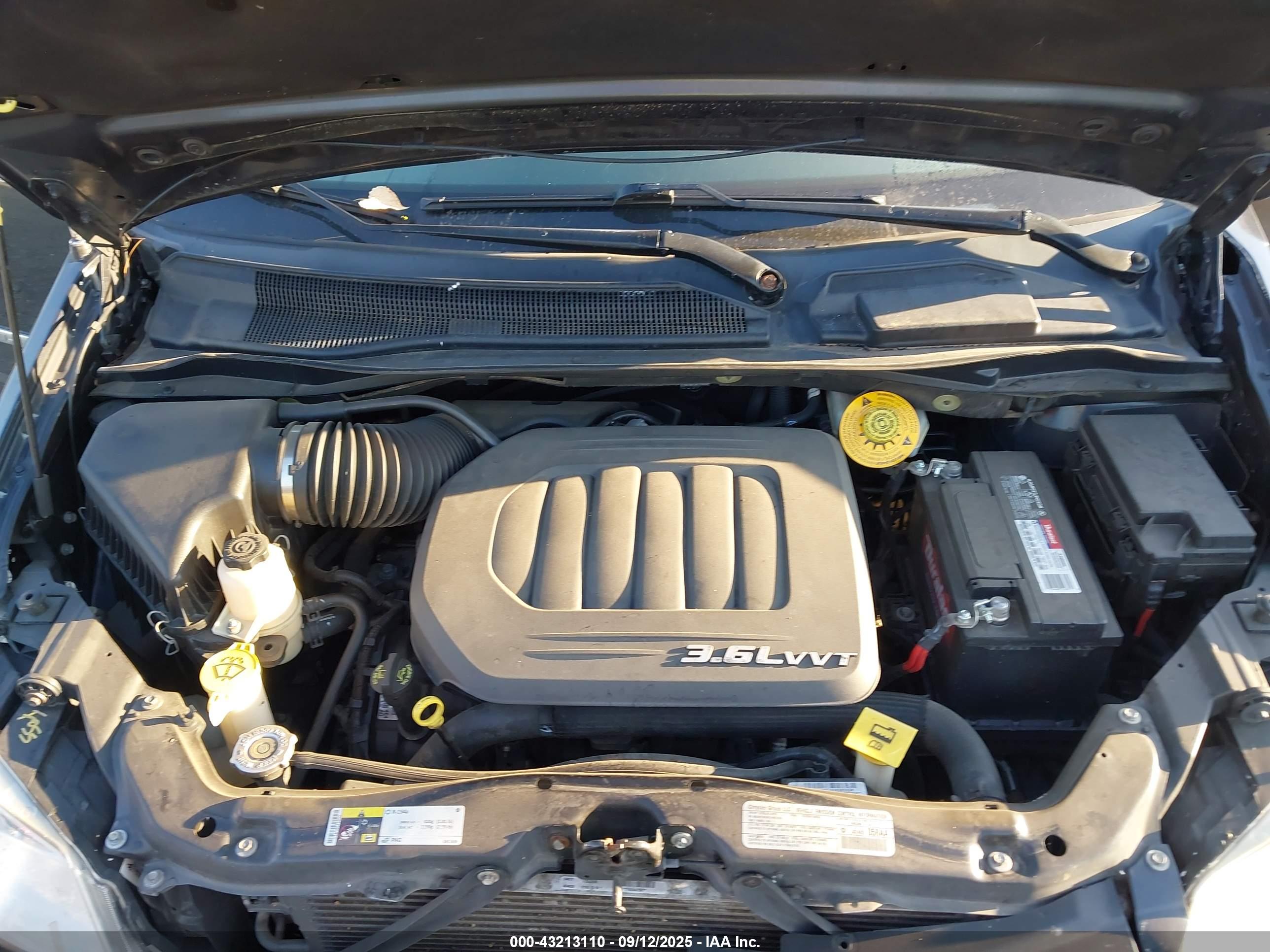 CHRYSLER TOWN image 10