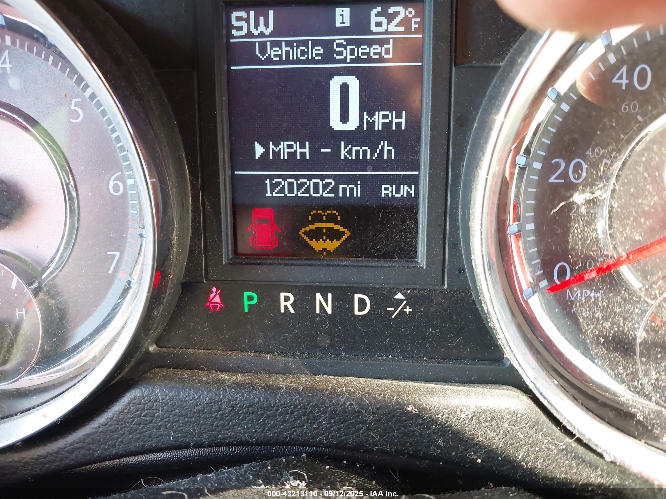CHRYSLER TOWN image 7