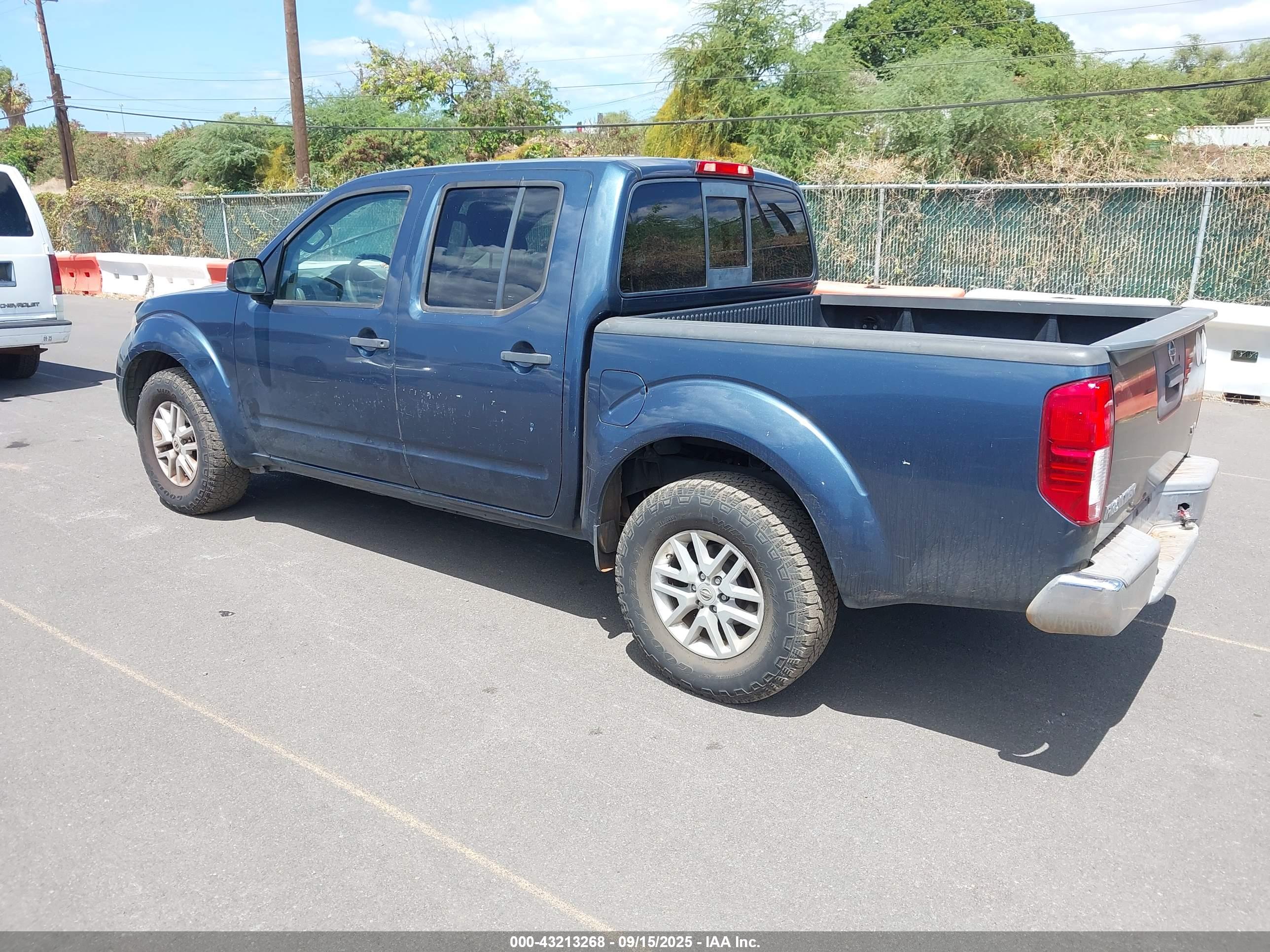 NISSAN FRONTIER image 3