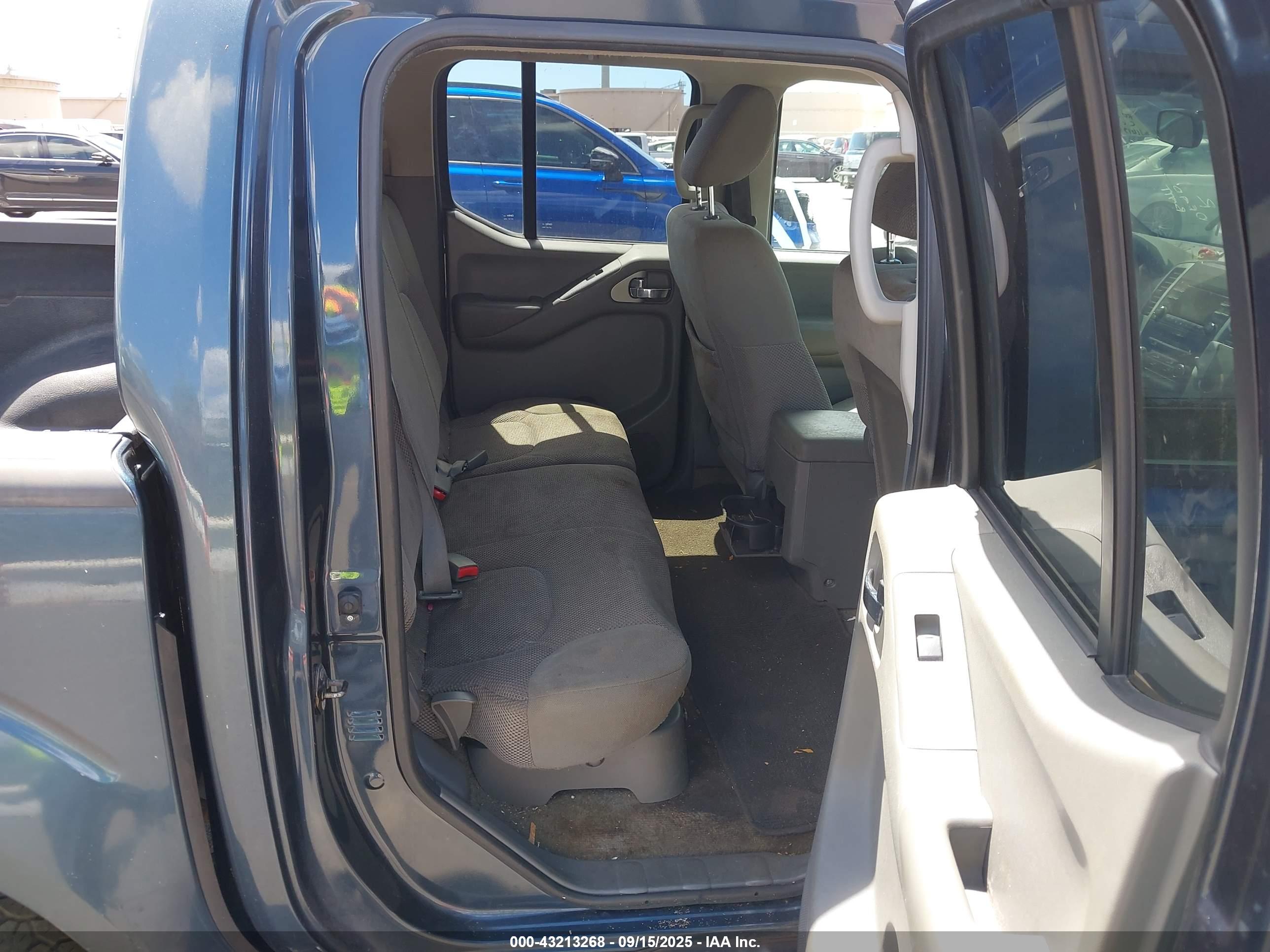 NISSAN FRONTIER image 8