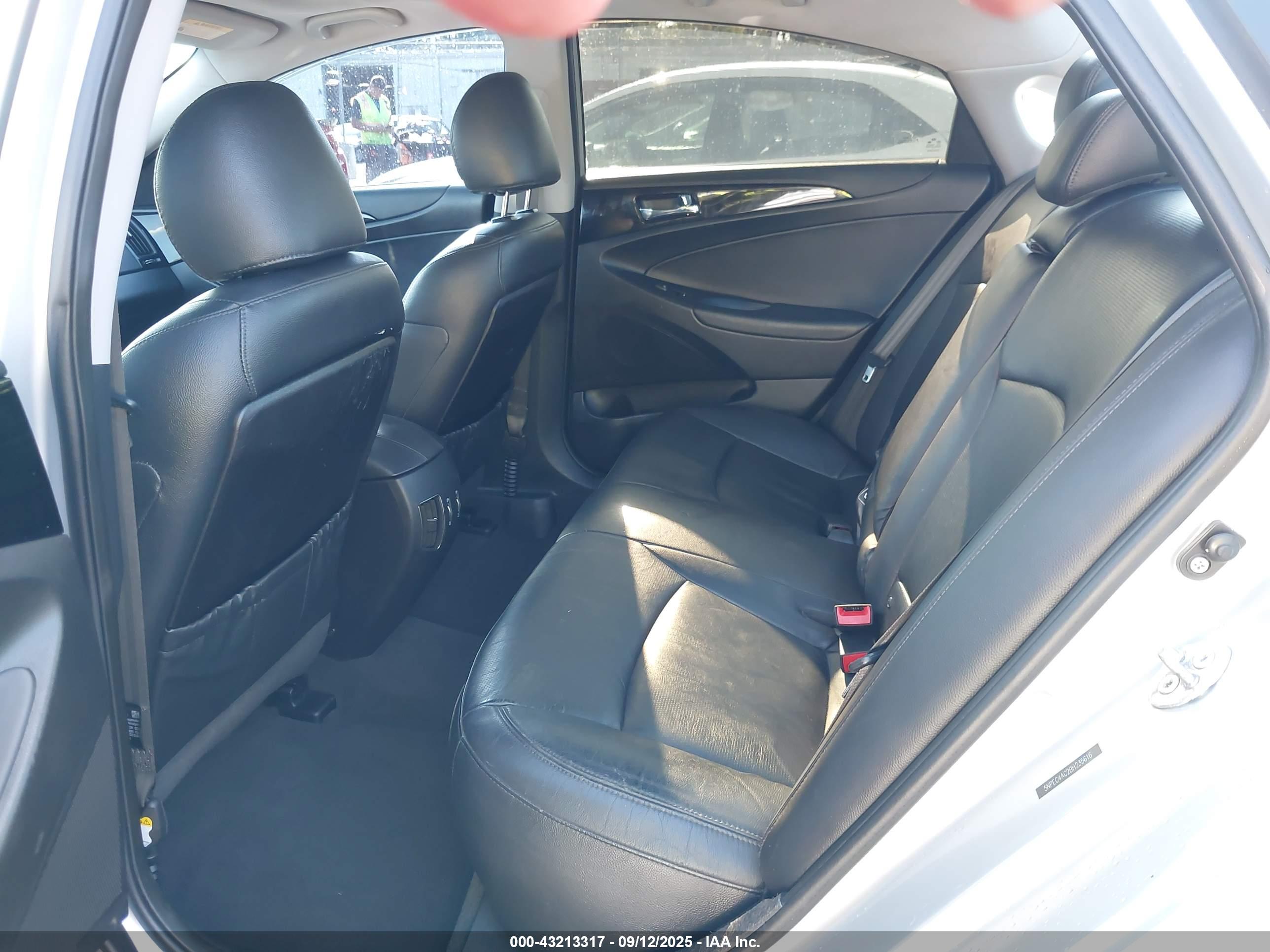 HYUNDAI SONATA image 8