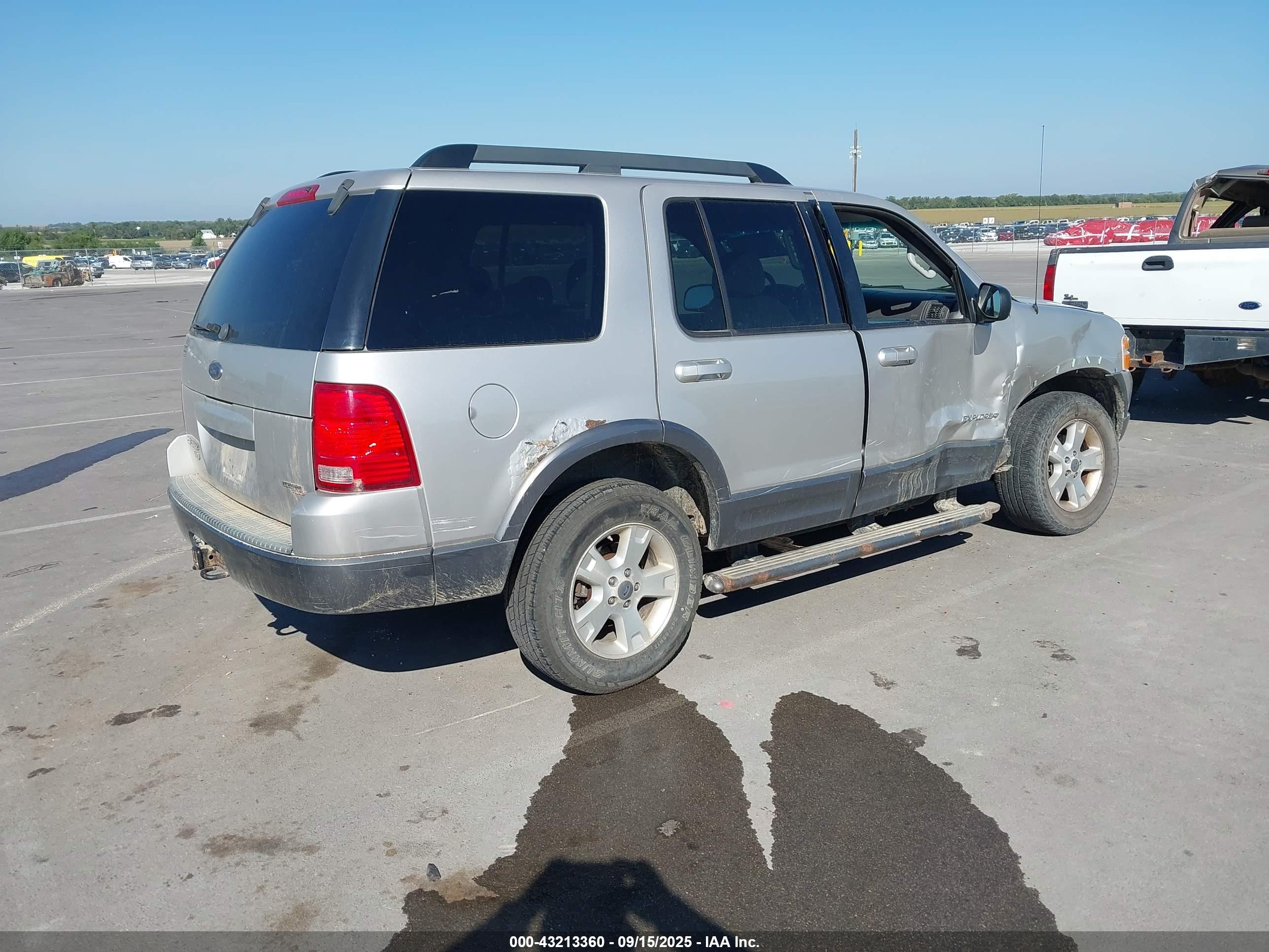 FORD EXPLORER image 4