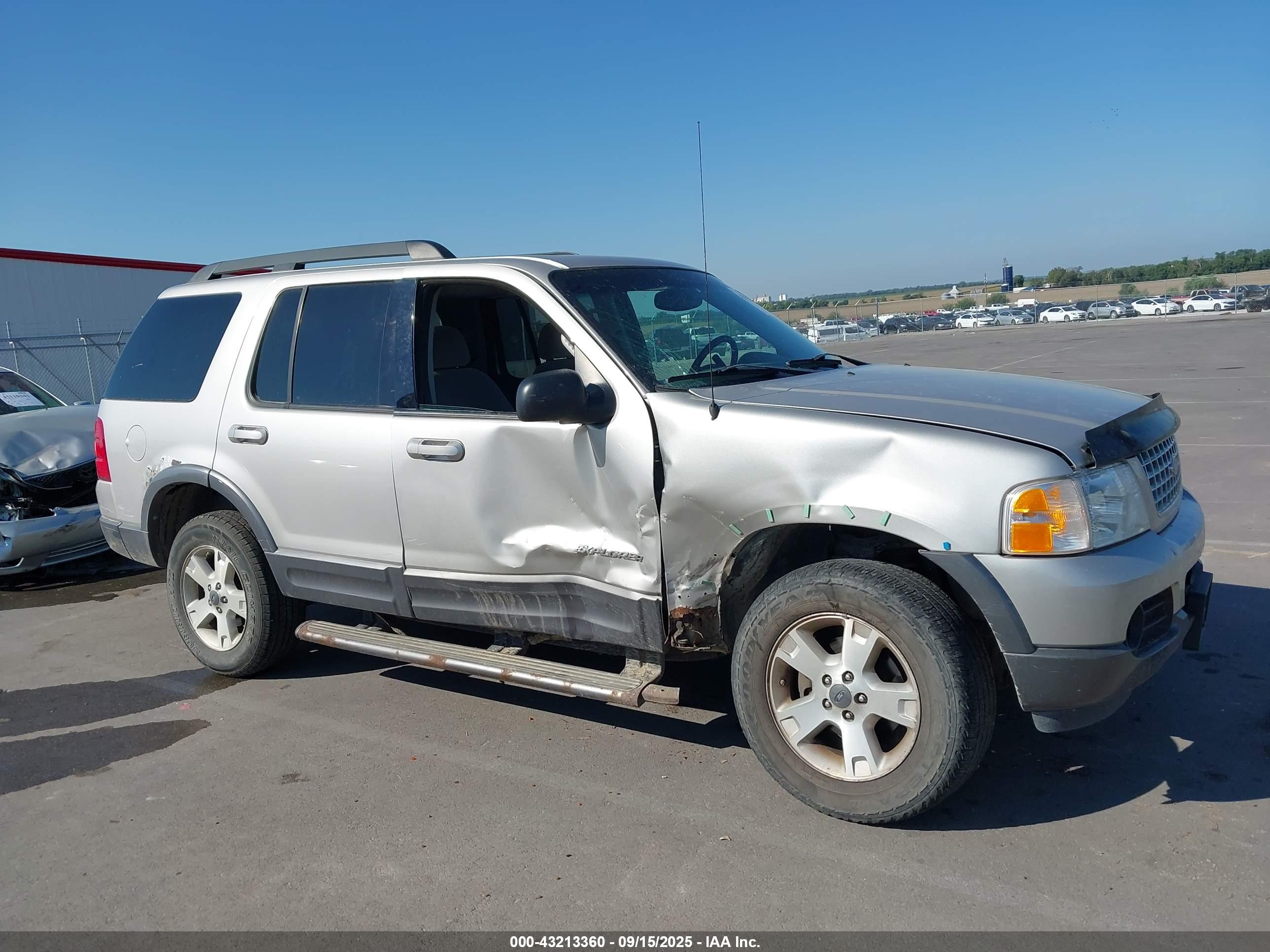 FORD EXPLORER image 6
