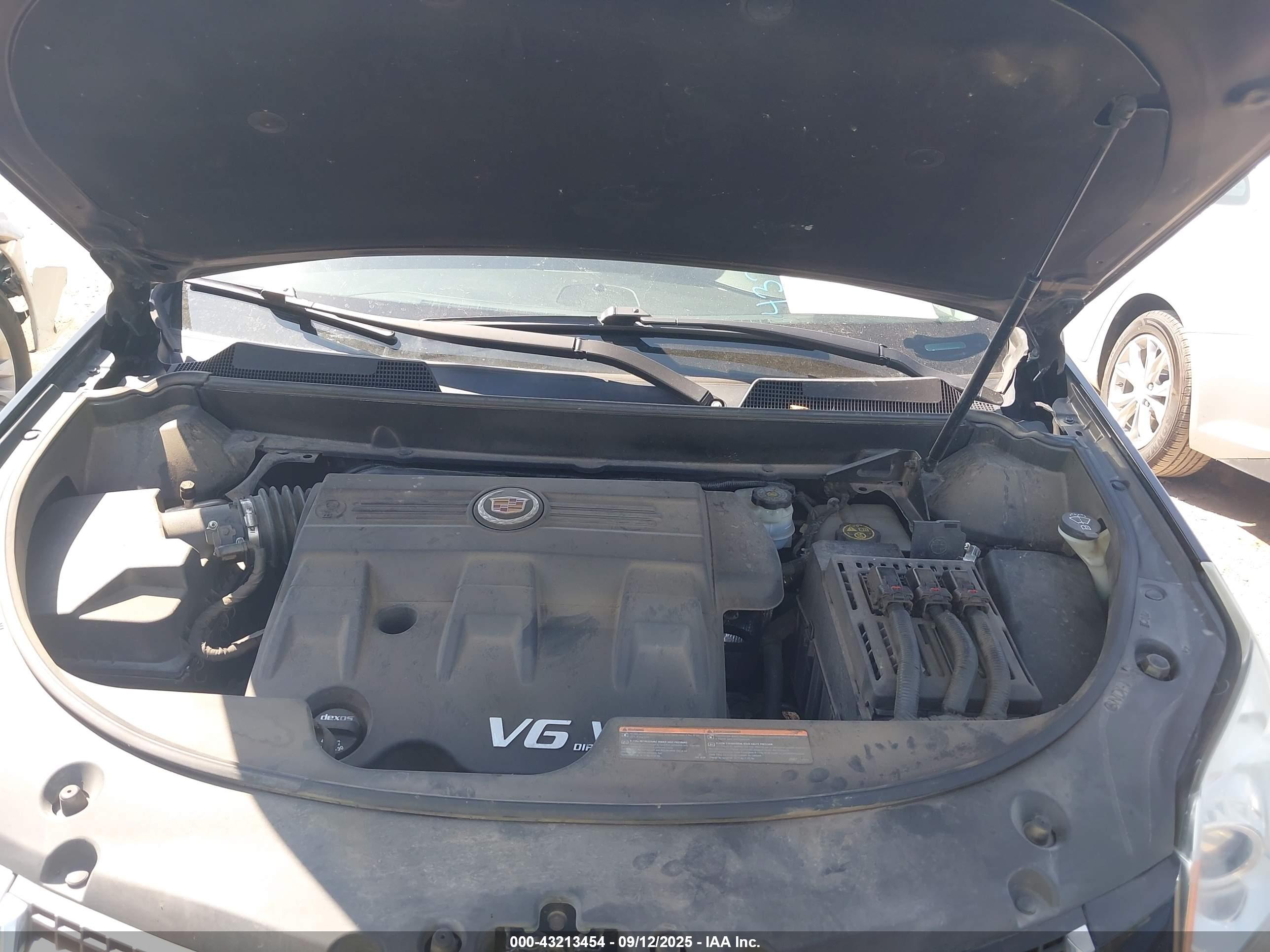 CADILLAC SRX image 10