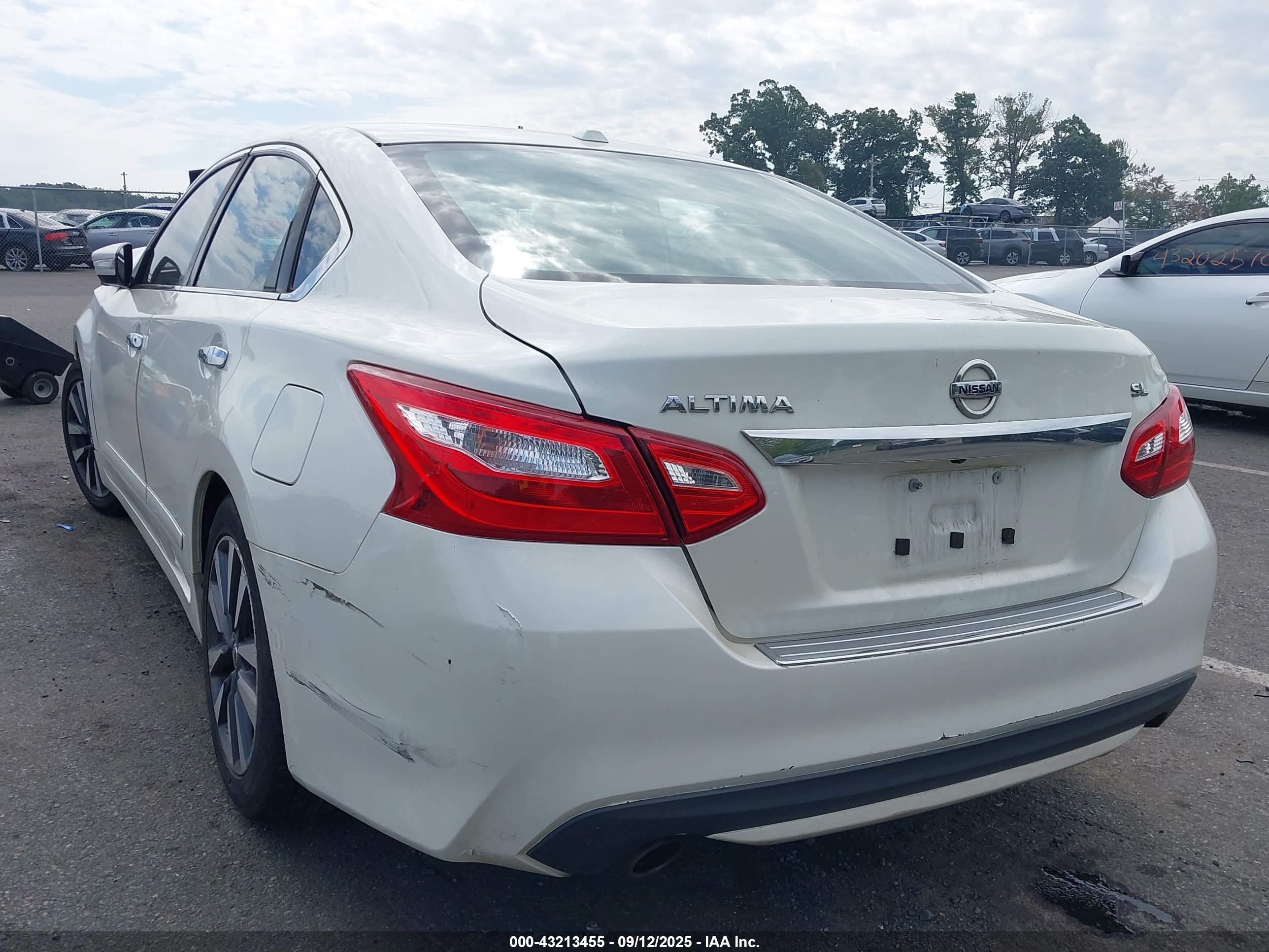 NISSAN ALTIMA image 3