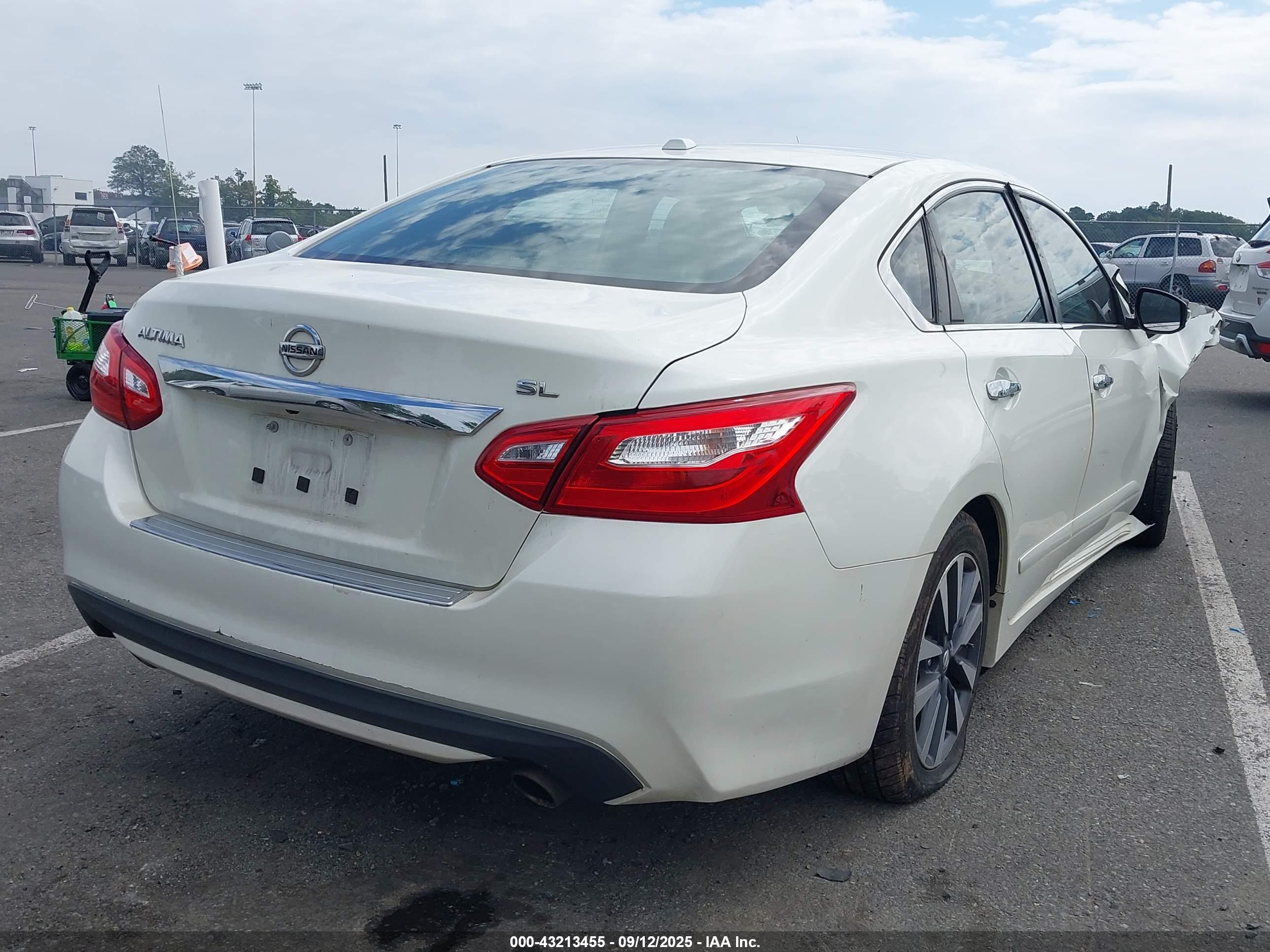 NISSAN ALTIMA image 4