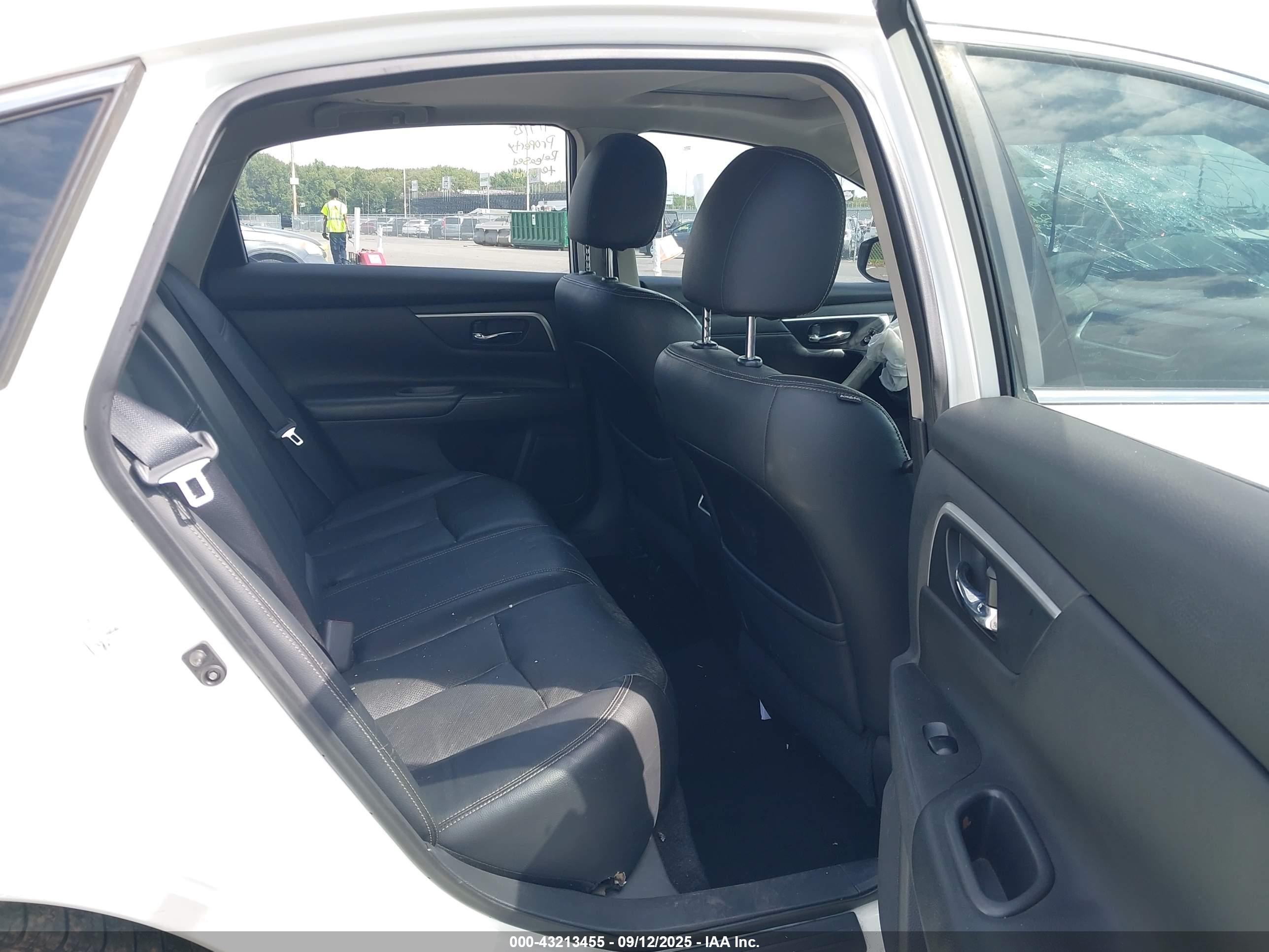 NISSAN ALTIMA image 8