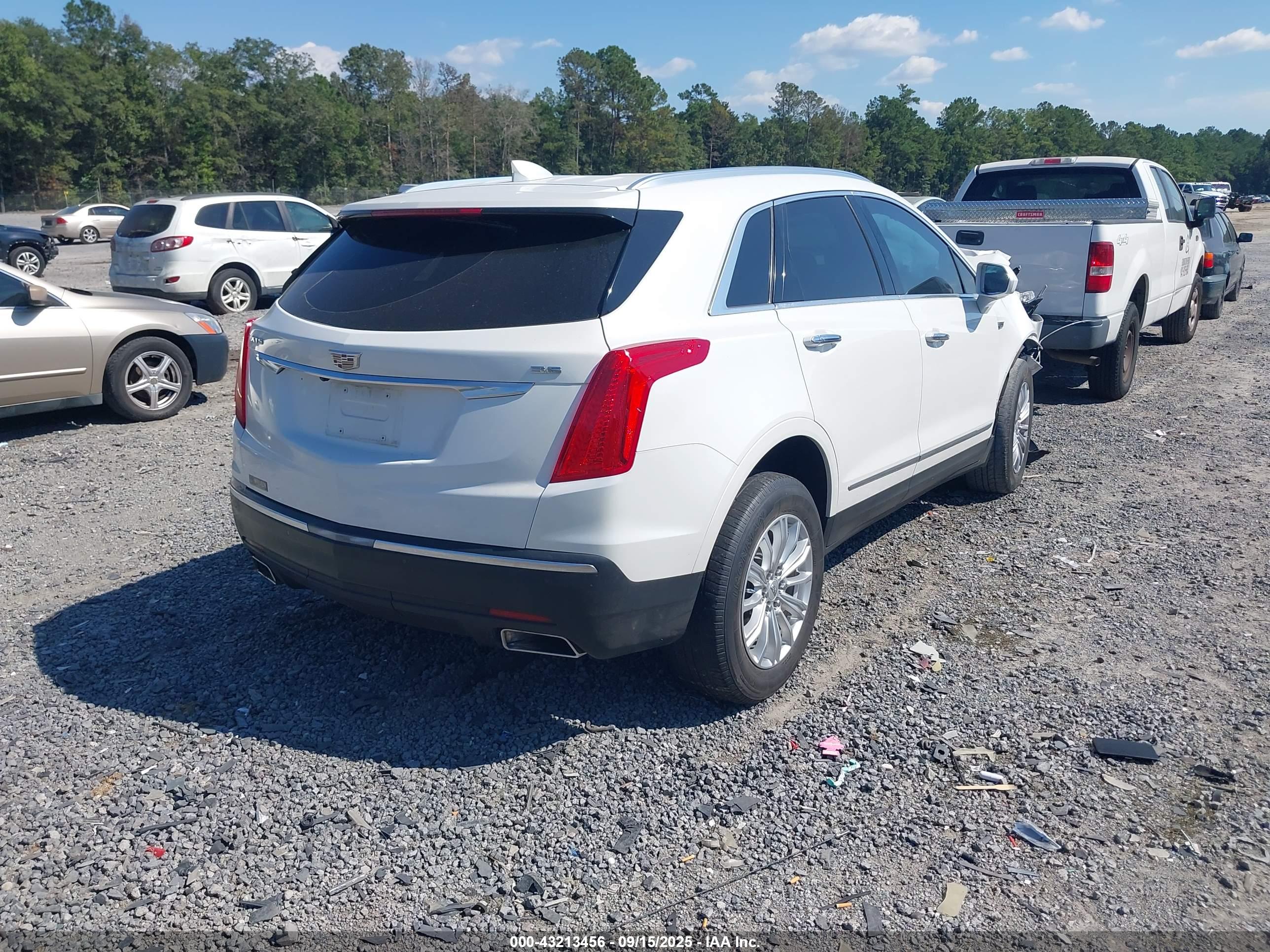 CADILLAC XT5 image 4