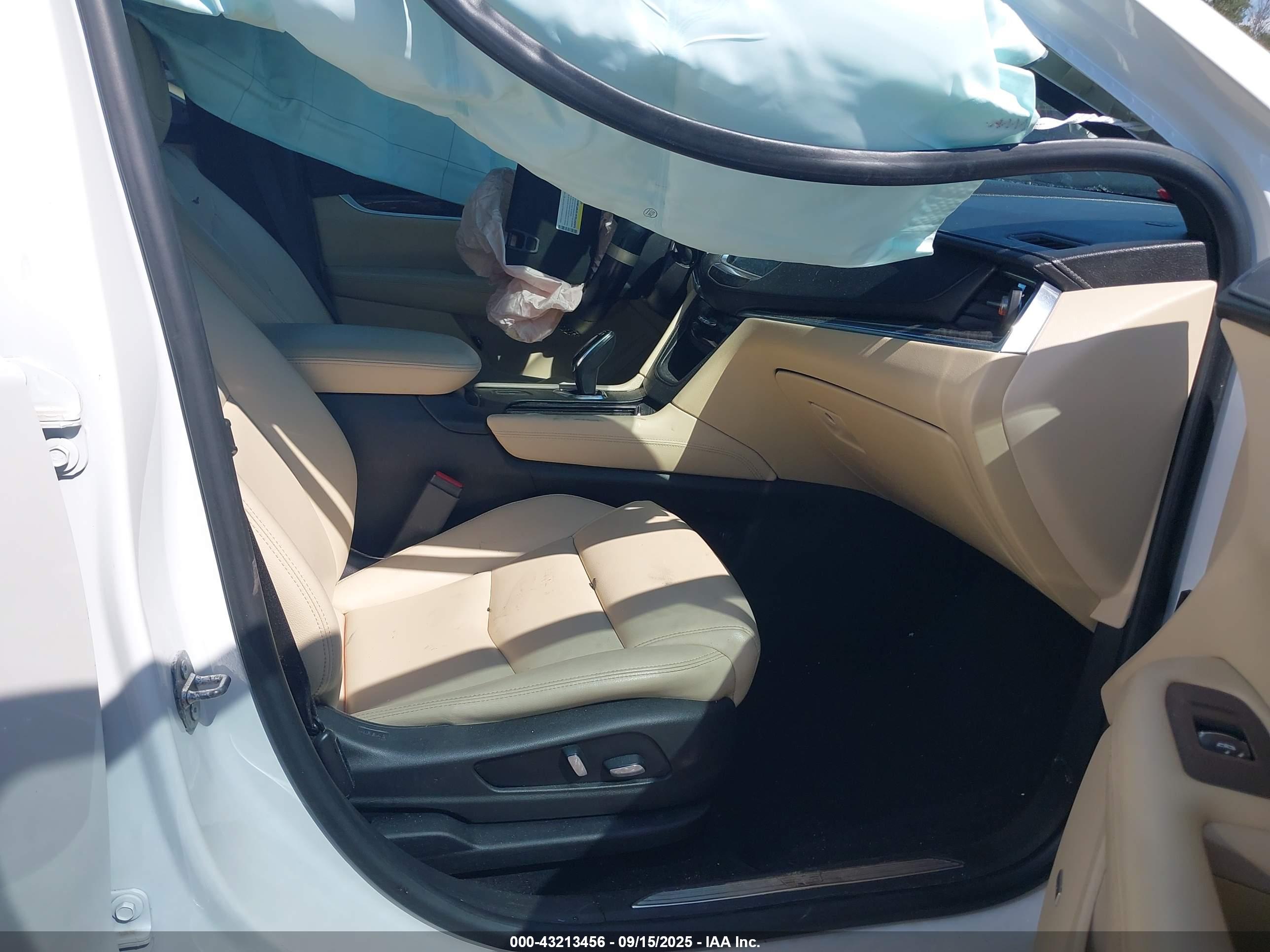 CADILLAC XT5 image 5