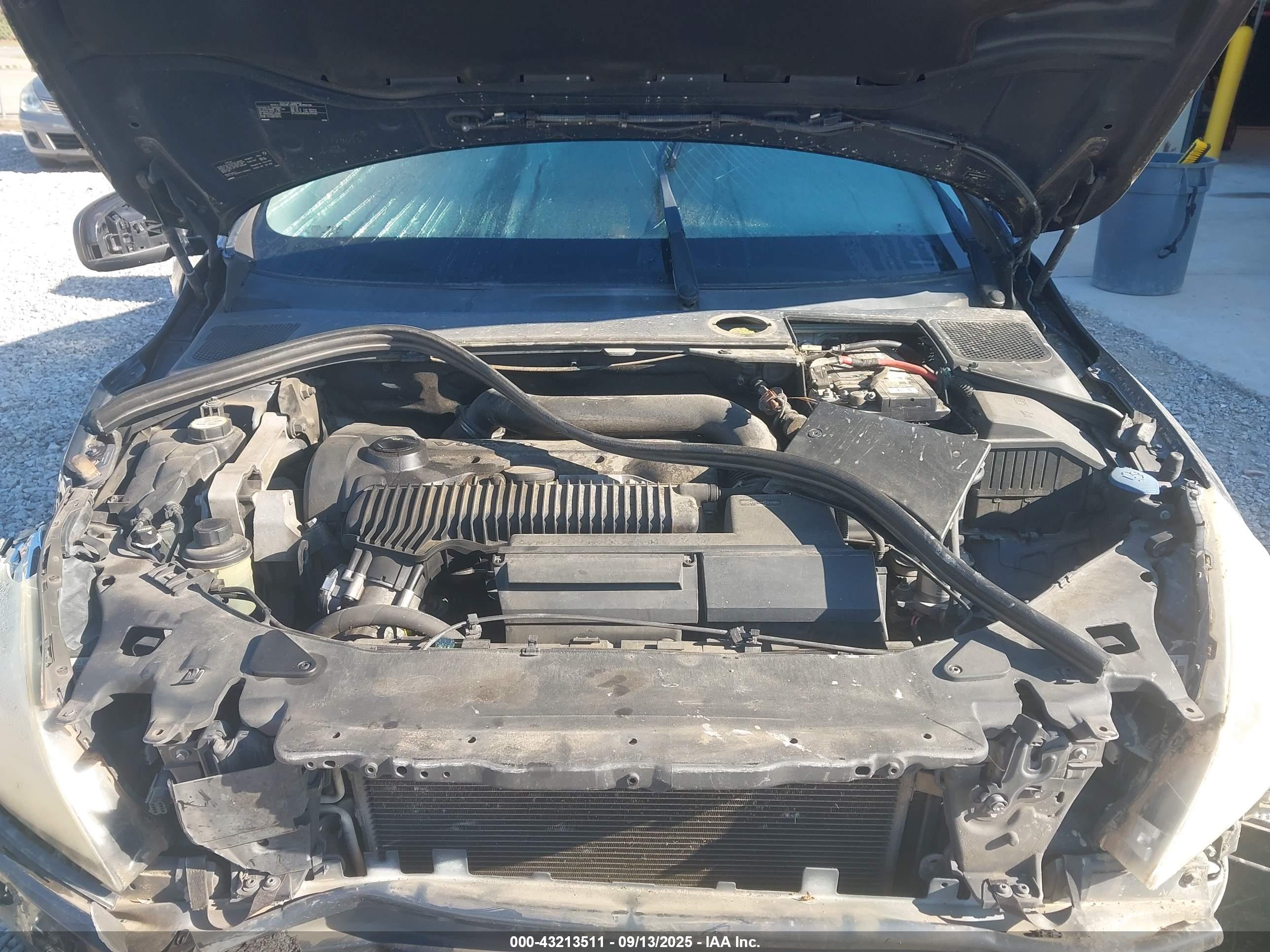 VOLVO S60 image 10
