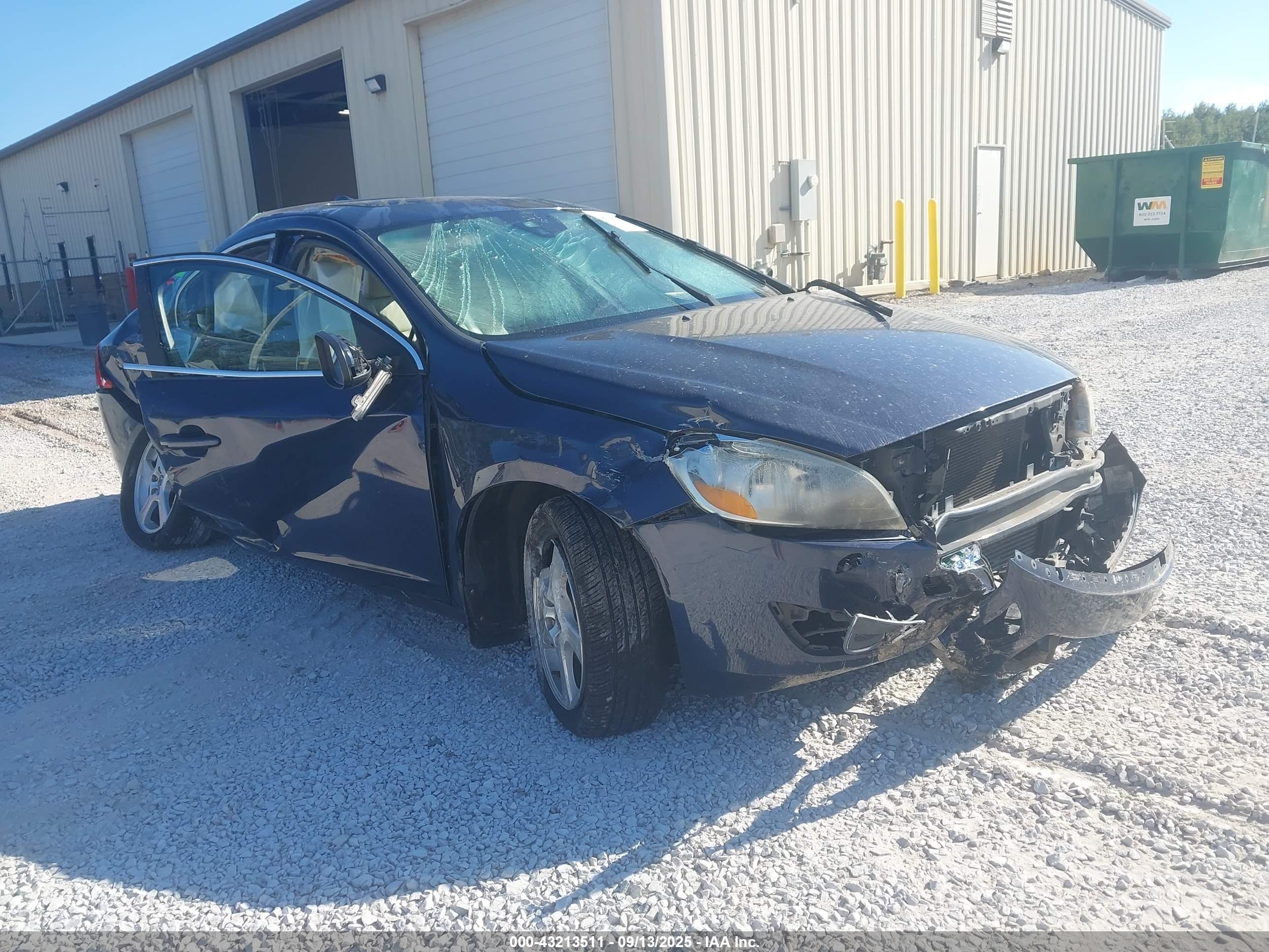VOLVO S60 image 6