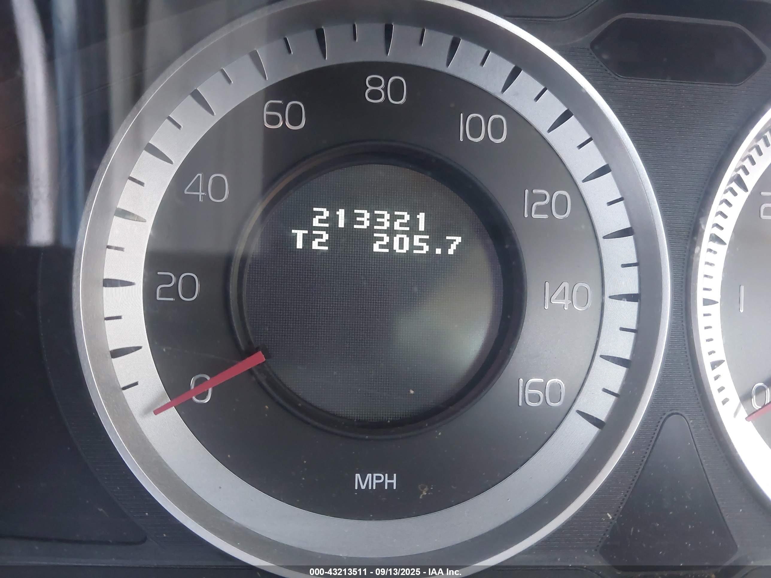 VOLVO S60 image 7