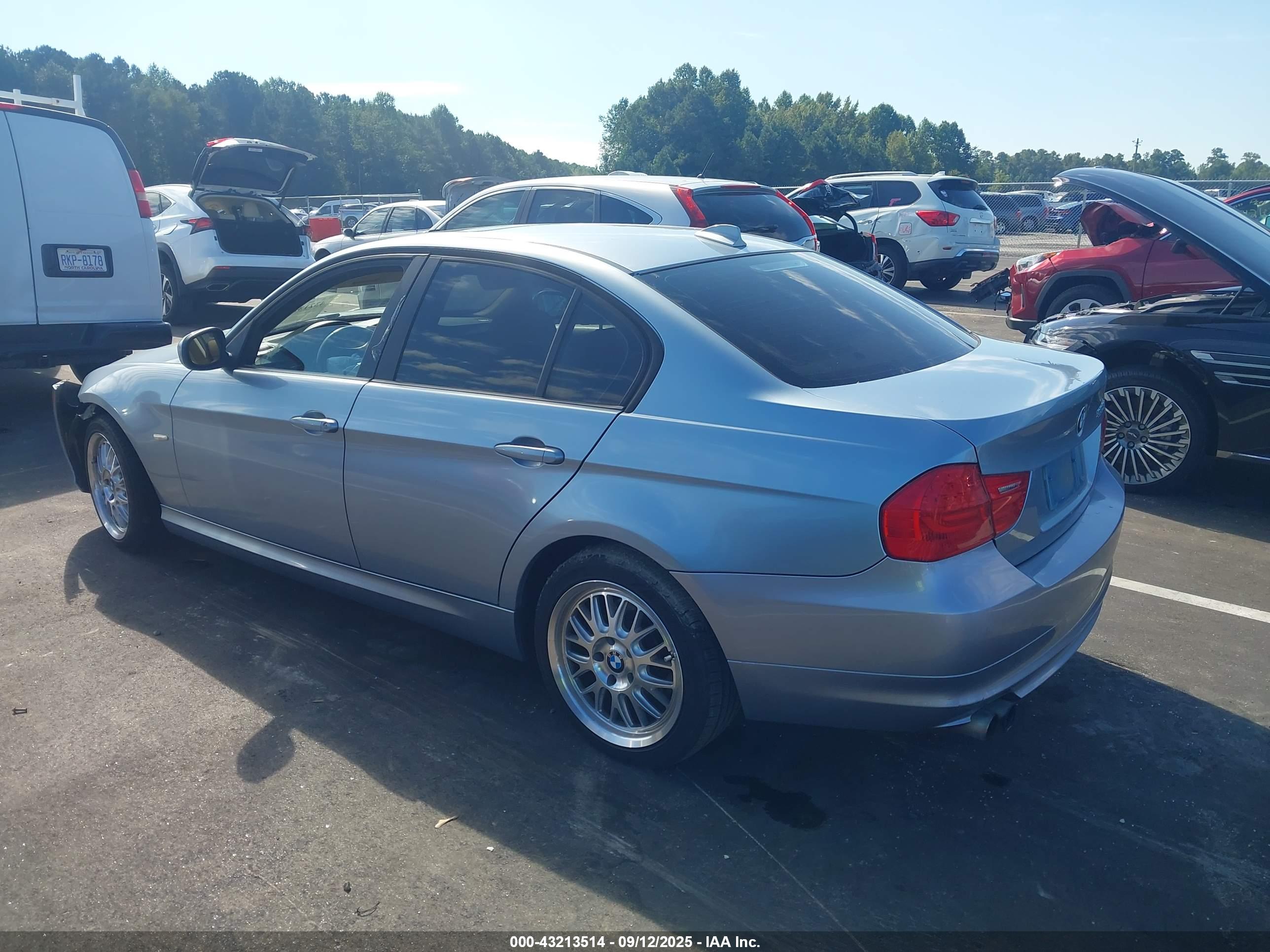 BMW 328I image 3