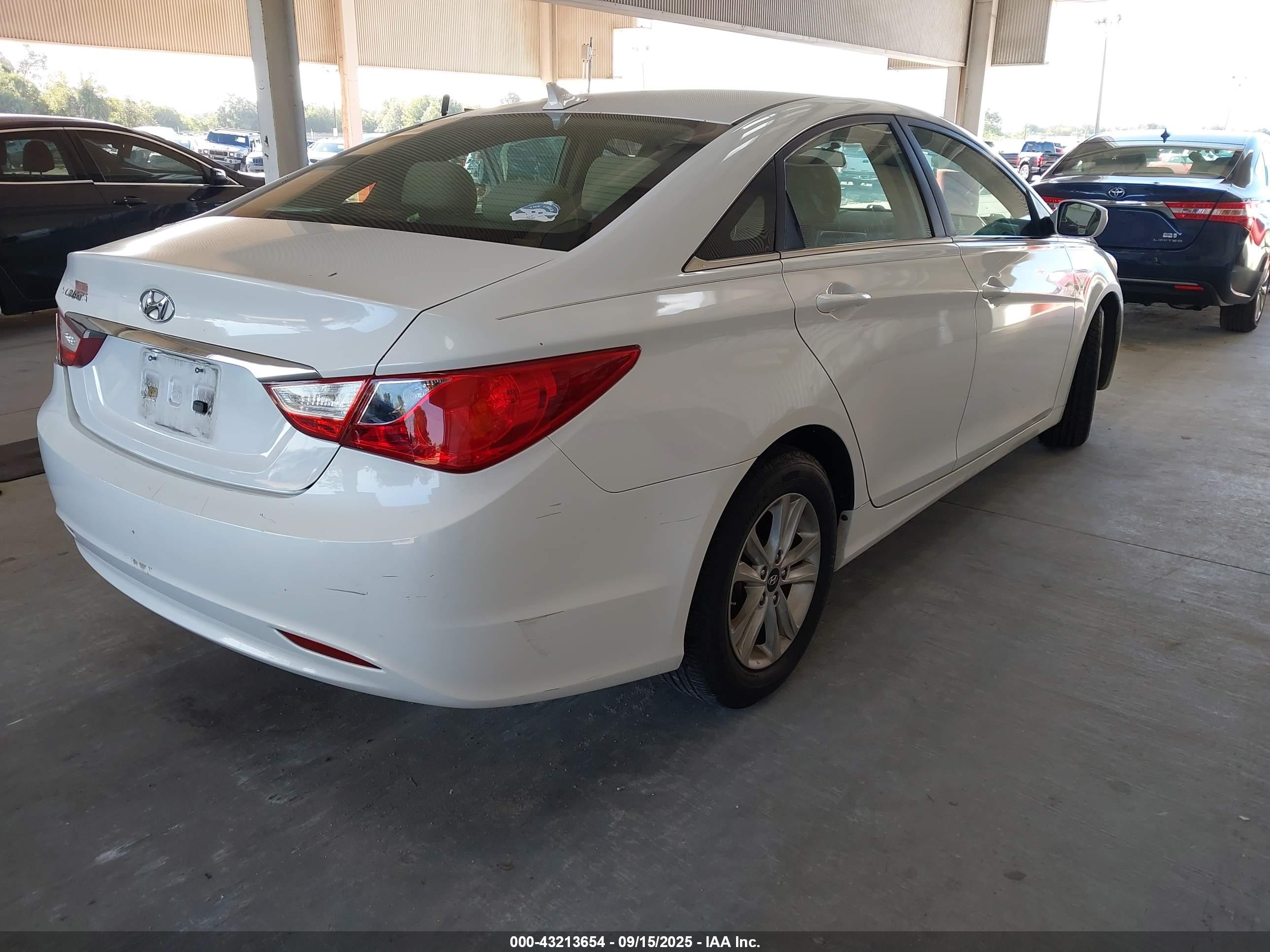 HYUNDAI SONATA image 4