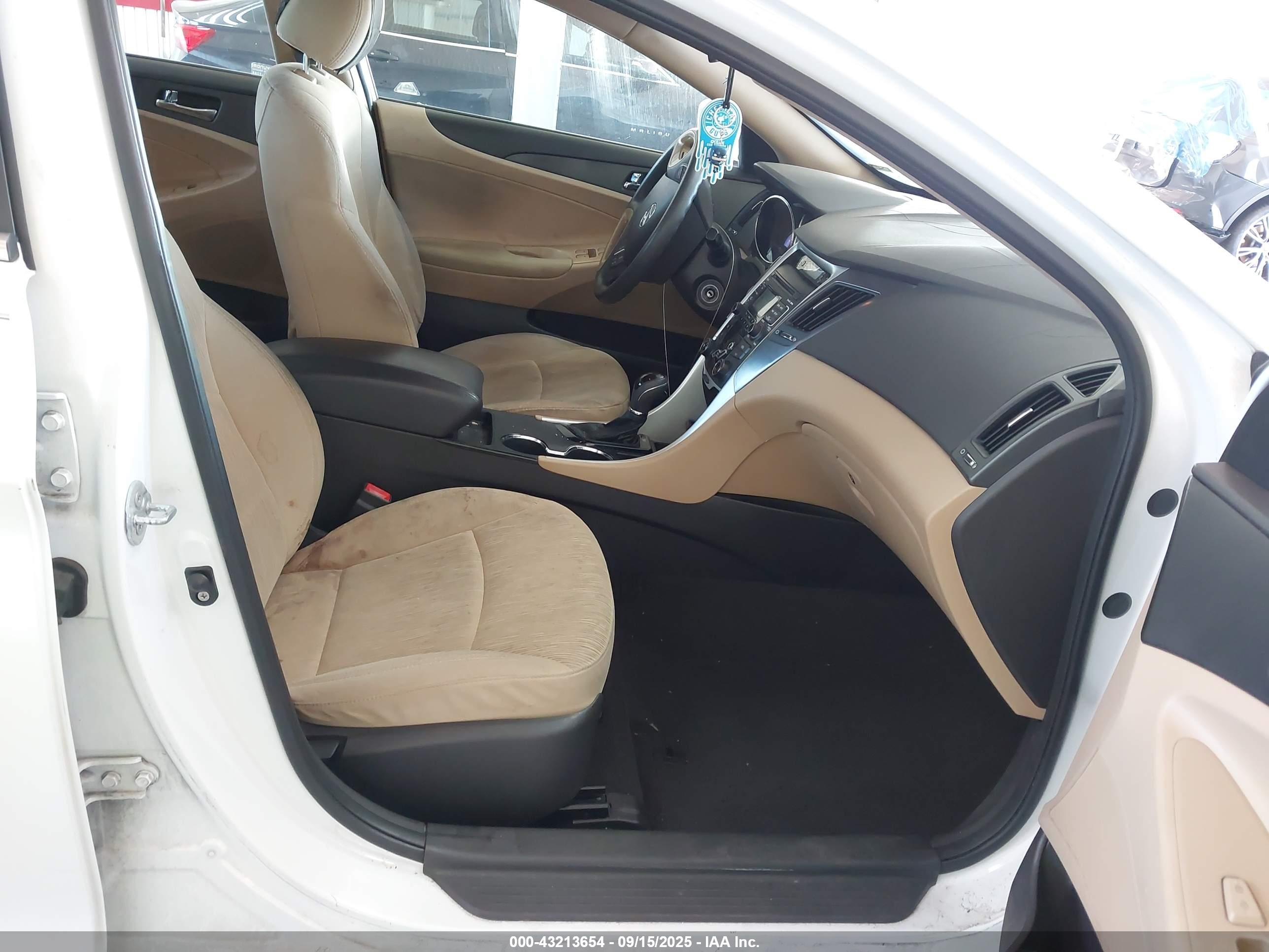HYUNDAI SONATA image 5
