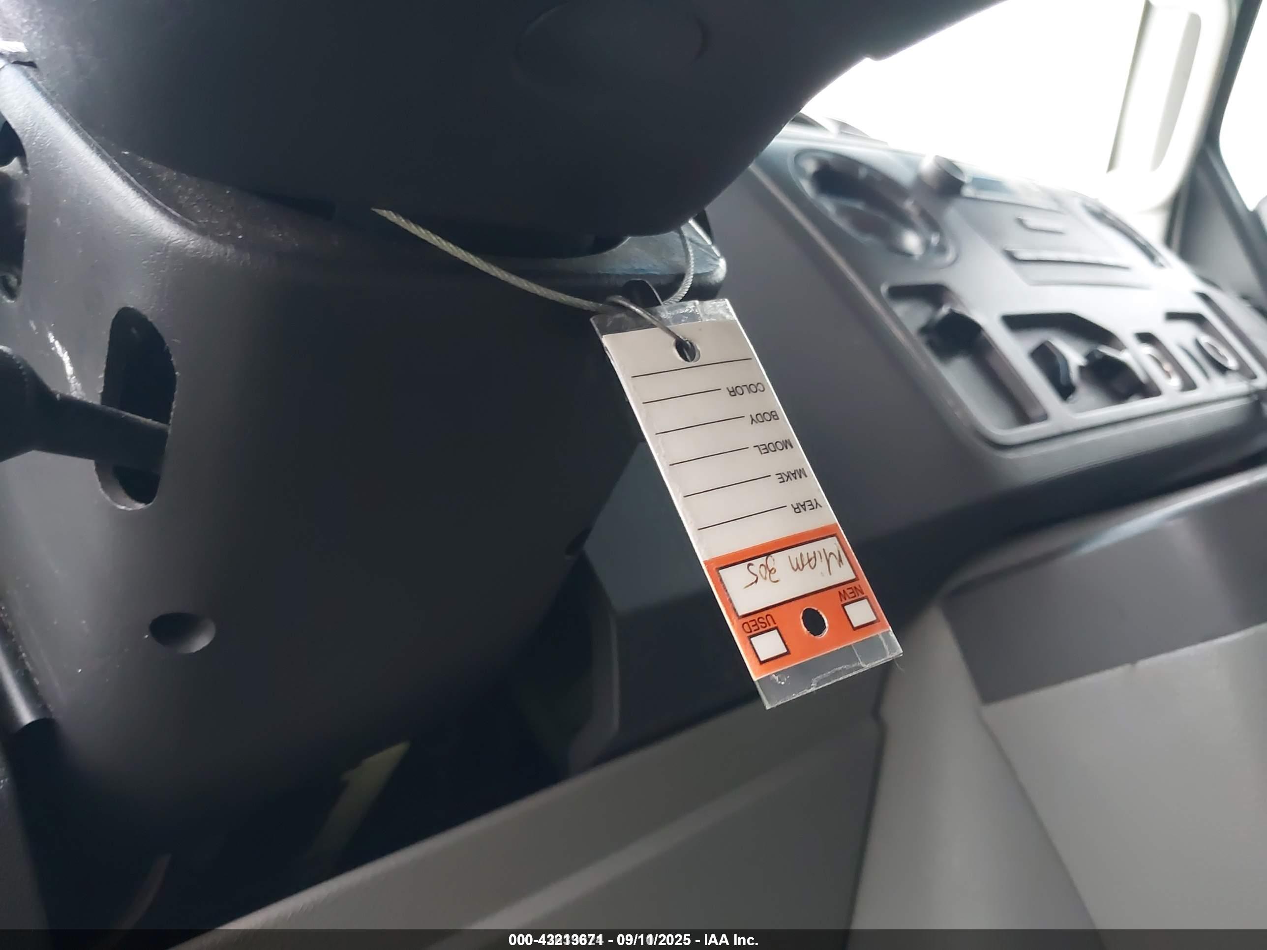 FORD E-250 image 11